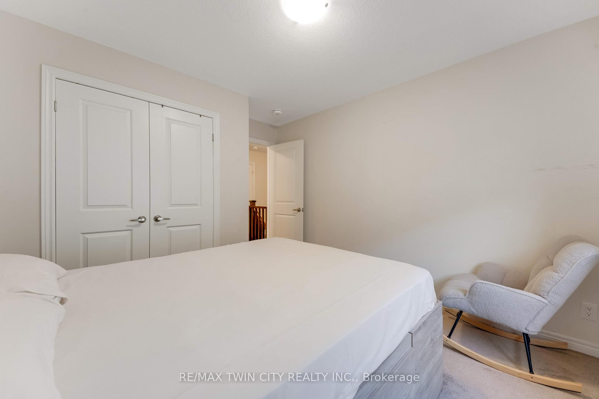 Photo 26 of 106 Haldimand Street, Kitchener, Huron Park — HOMEH