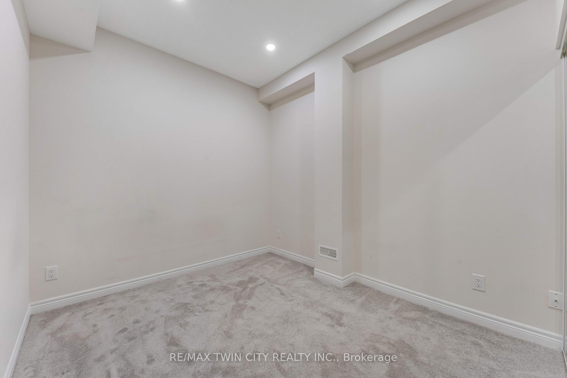 Photo 32 of 106 Haldimand Street, Kitchener, Huron Park — HOMEH