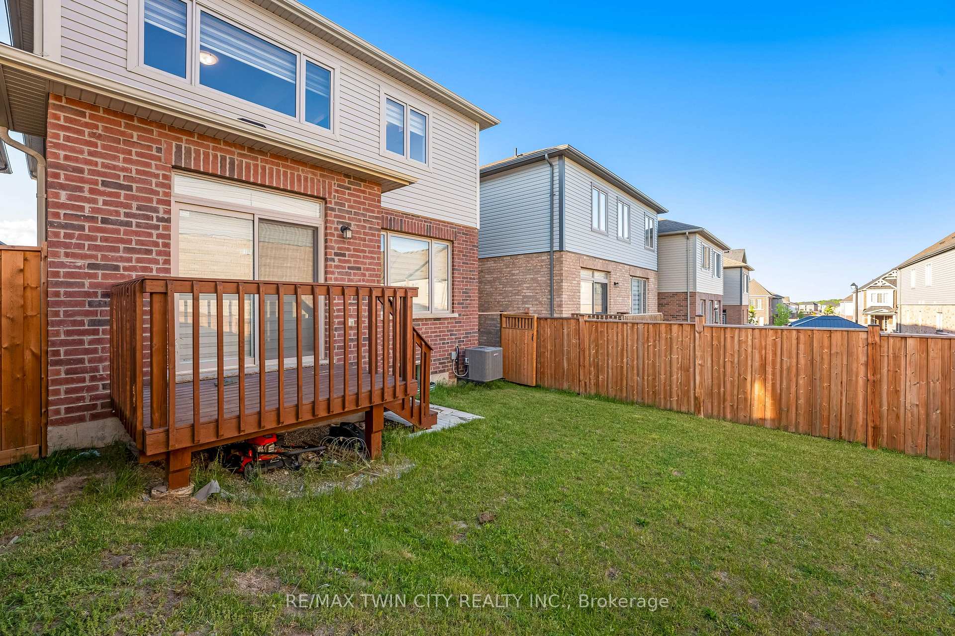 Photo 37 of 106 Haldimand Street, Kitchener, Huron Park — HOMEH