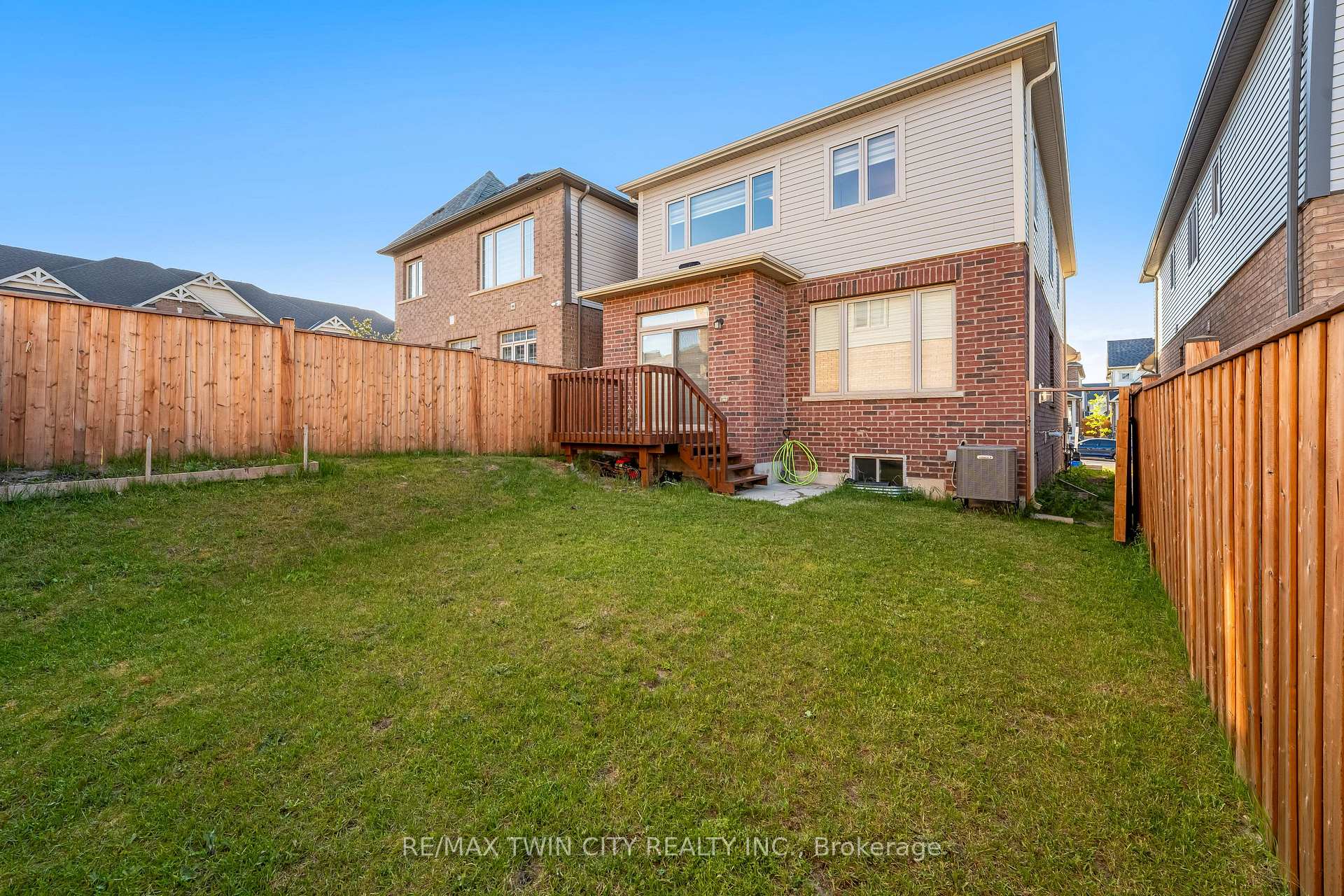 Photo 39 of 106 Haldimand Street, Kitchener, Huron Park — HOMEH