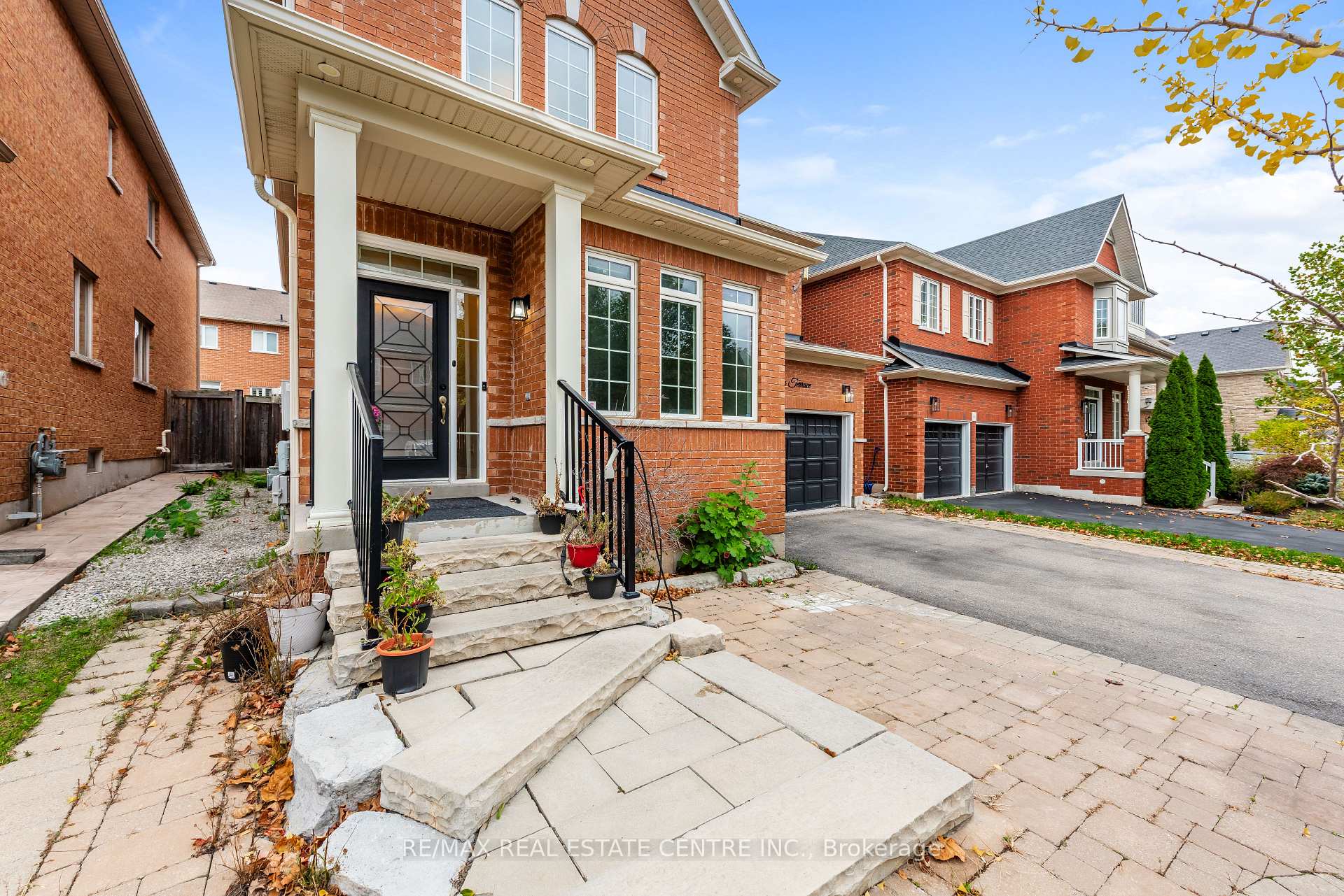 Photo 3 of 456 Laundon Terrace, Milton, Scott — HOMEH
