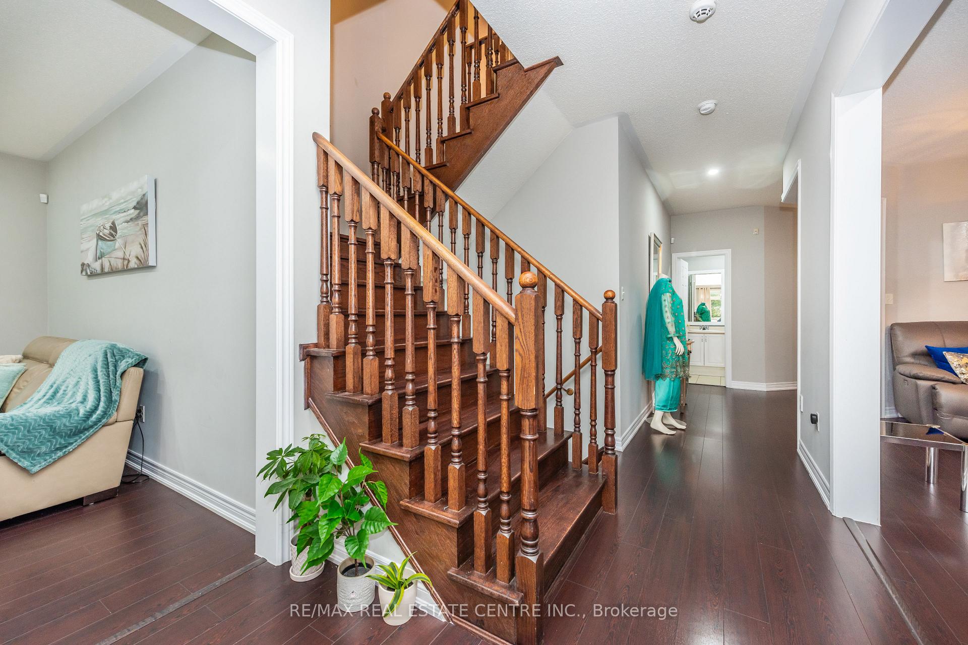 Photo 11 of 456 Laundon Terrace, Milton, Scott — HOMEH
