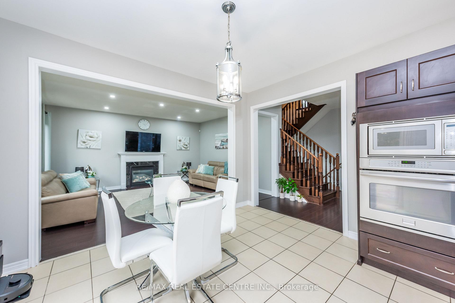 Photo 16 of 456 Laundon Terrace, Milton, Scott — HOMEH