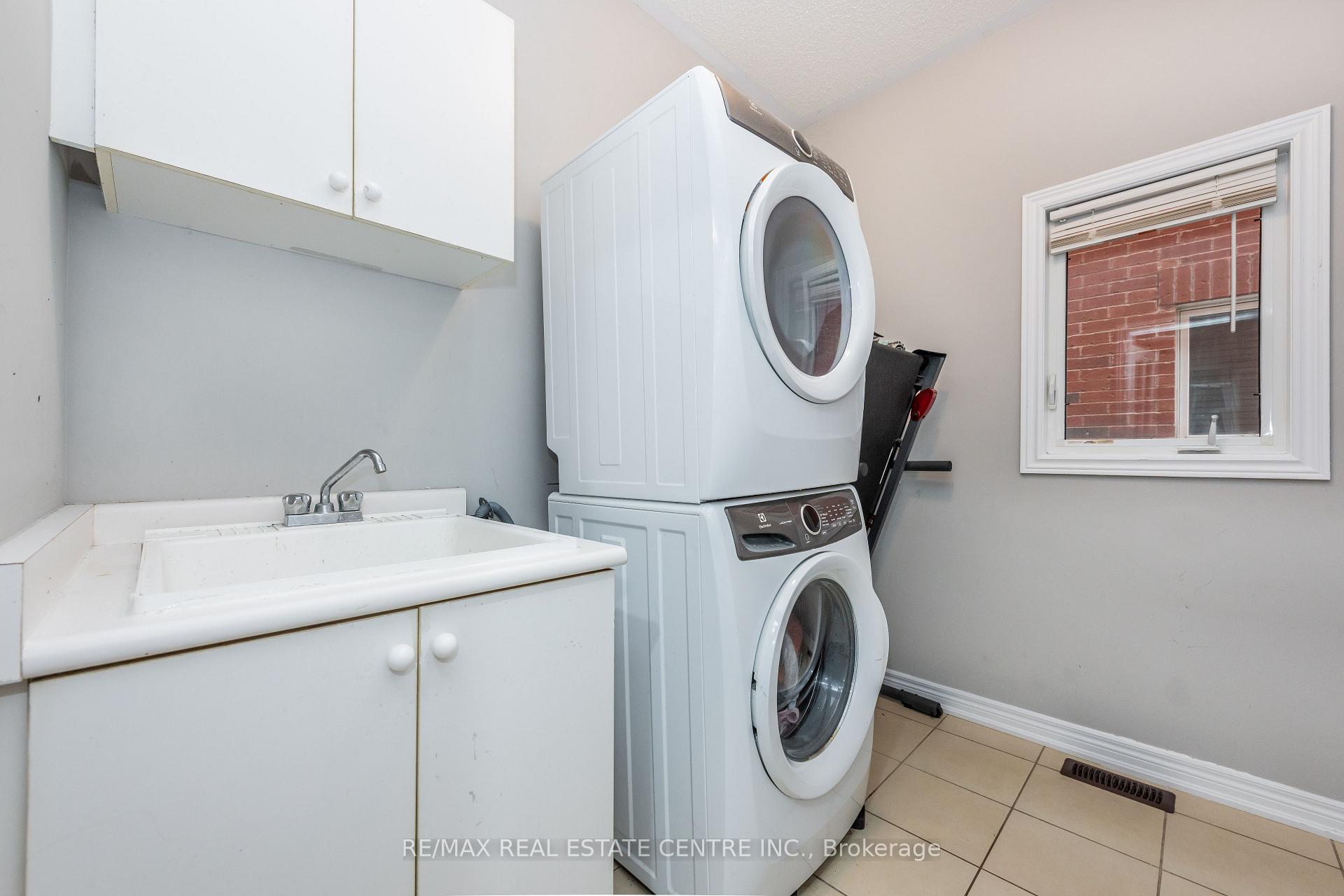 Photo 20 of 456 Laundon Terrace, Milton, Scott — HOMEH