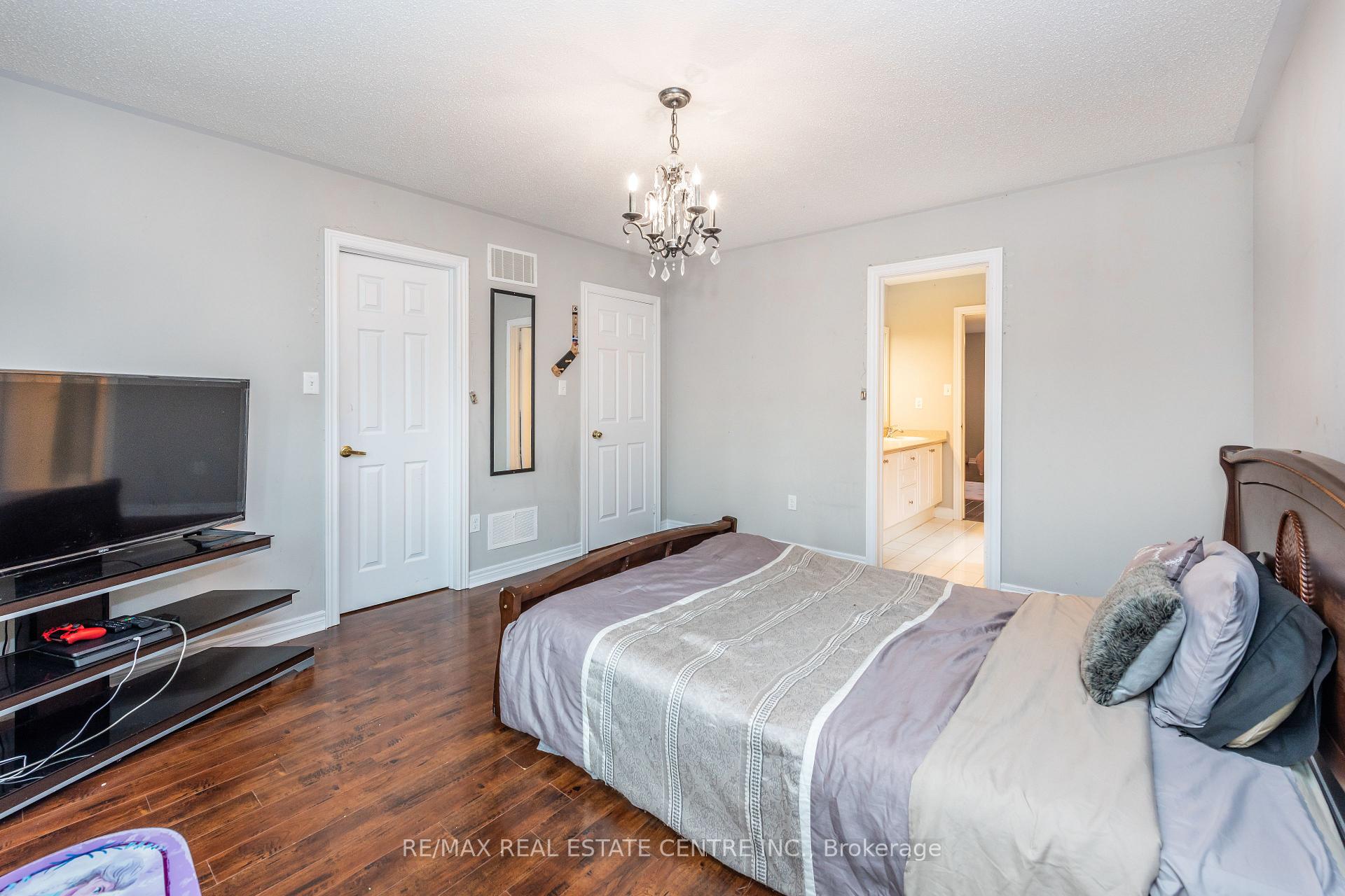 Photo 25 of 456 Laundon Terrace, Milton, Scott — HOMEH