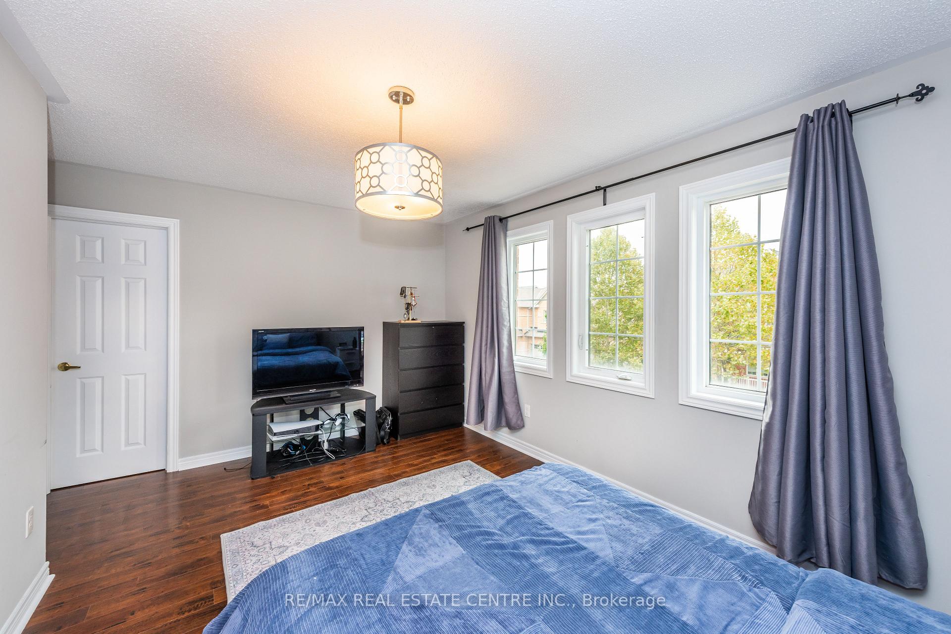 Photo 32 of 456 Laundon Terrace, Milton, Scott — HOMEH