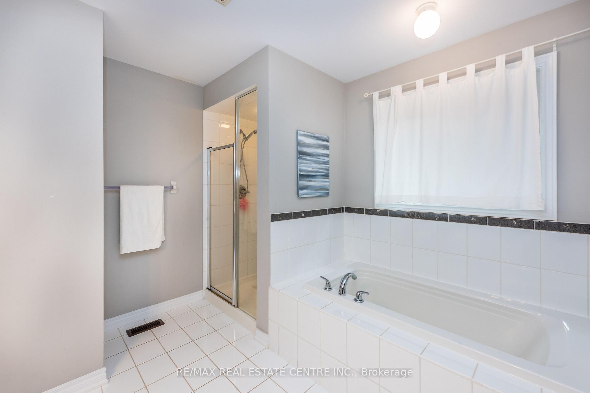 Photo 39 of 456 Laundon Terrace, Milton, Scott — HOMEH
