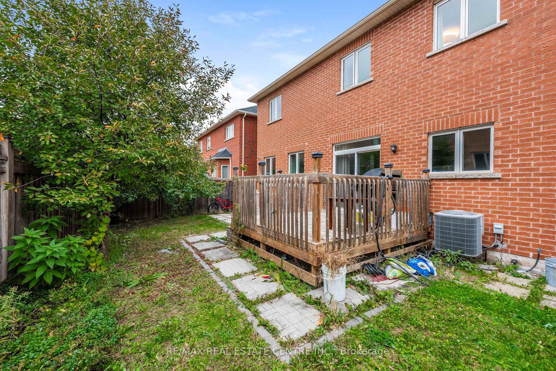 Photo 49 of 456 Laundon Terrace, Milton, Scott — HOMEH