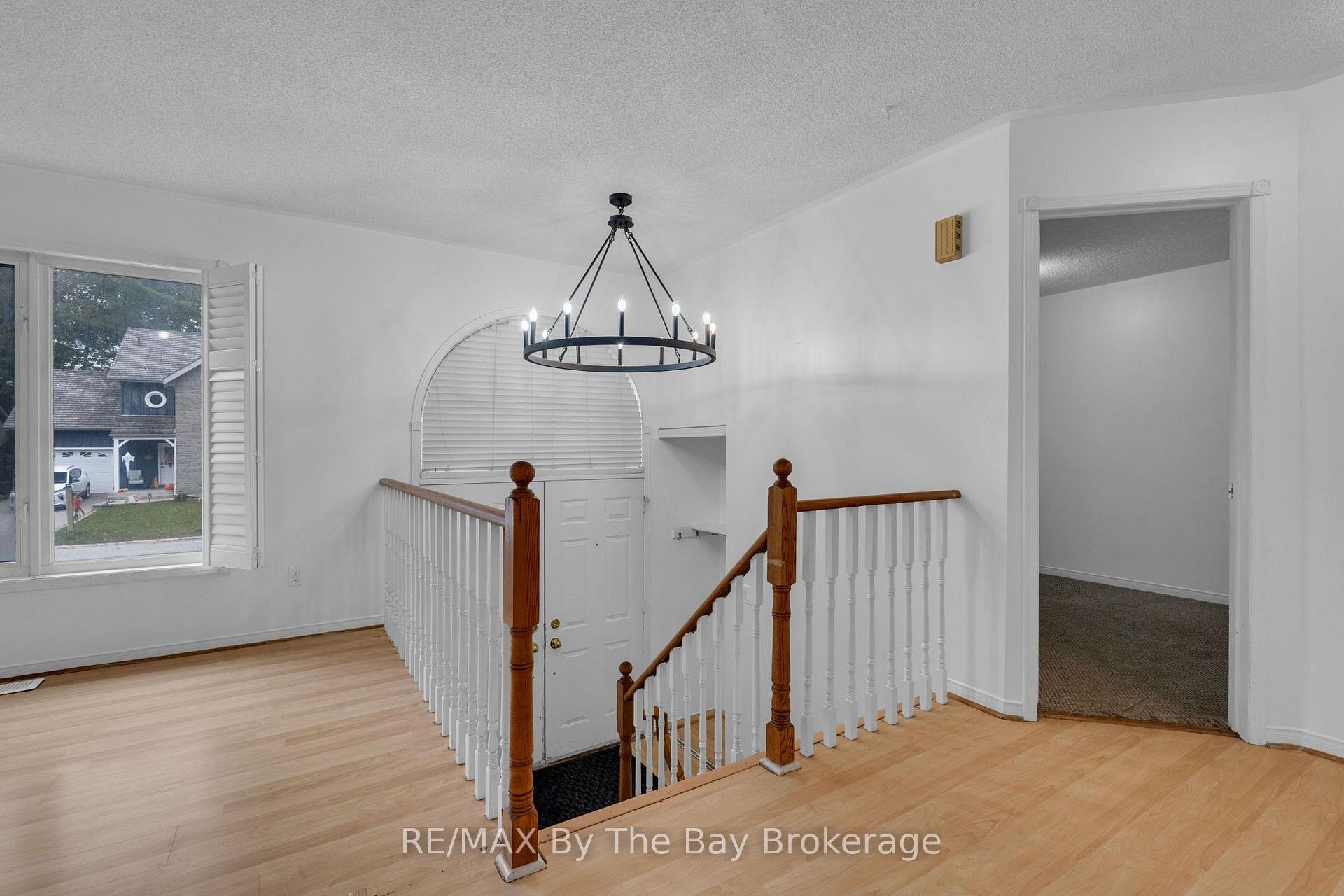 Photo 3 of 5 Brillinger Drive, Wasaga Beach — HOMEH