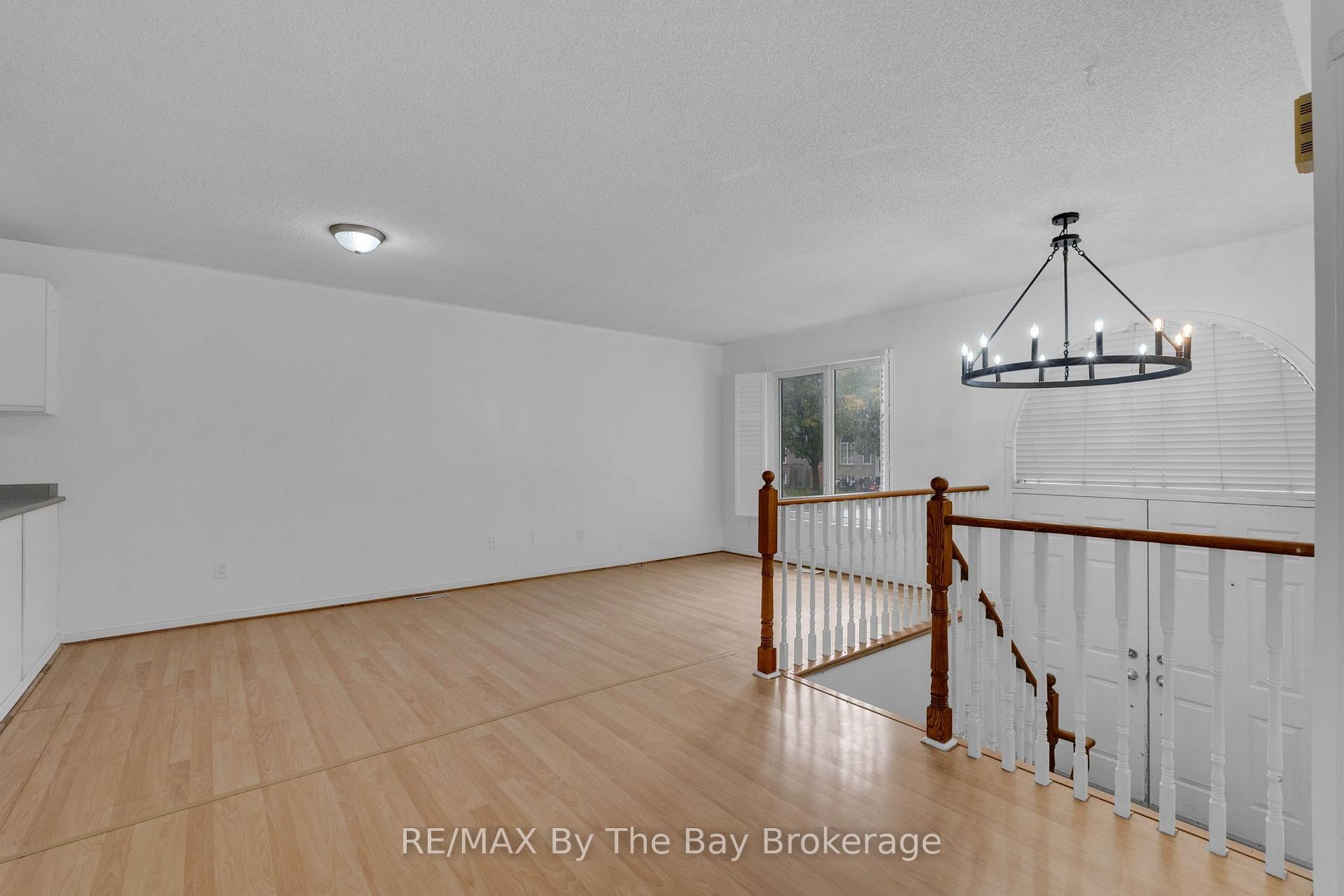 Photo 4 of 5 Brillinger Drive, Wasaga Beach — HOMEH