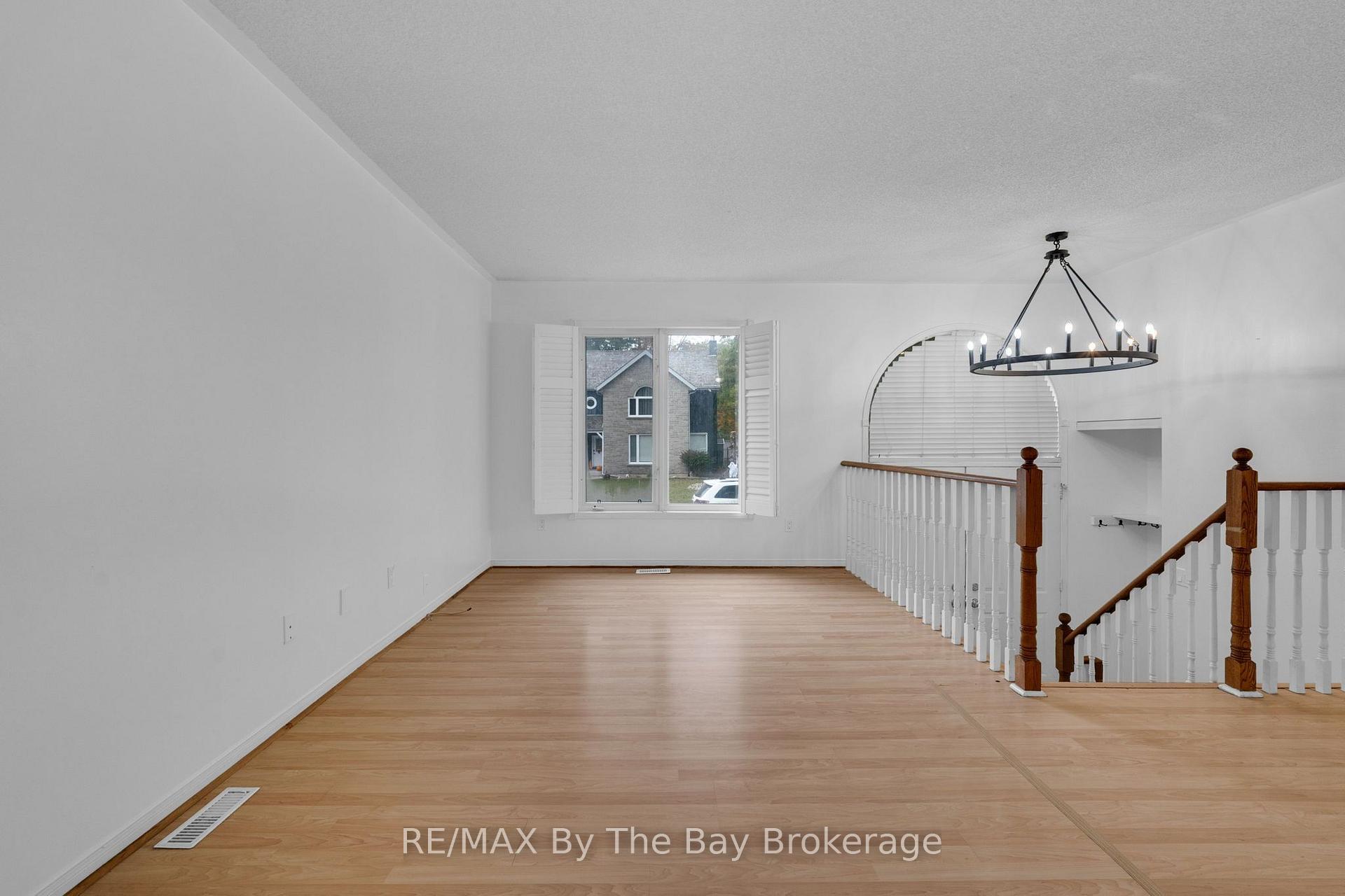 Photo 6 of 5 Brillinger Drive, Wasaga Beach — HOMEH