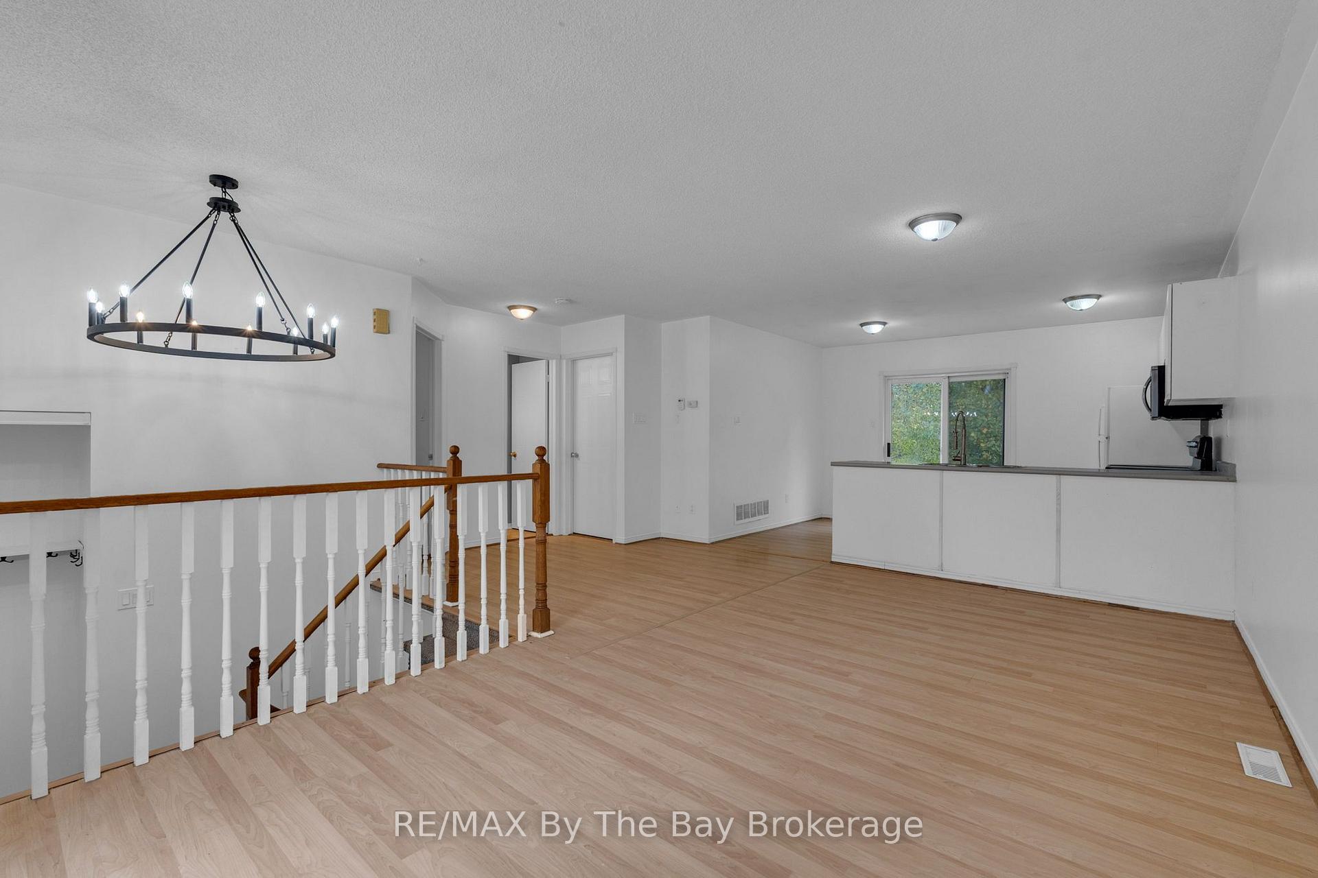 Photo 7 of 5 Brillinger Drive, Wasaga Beach — HOMEH