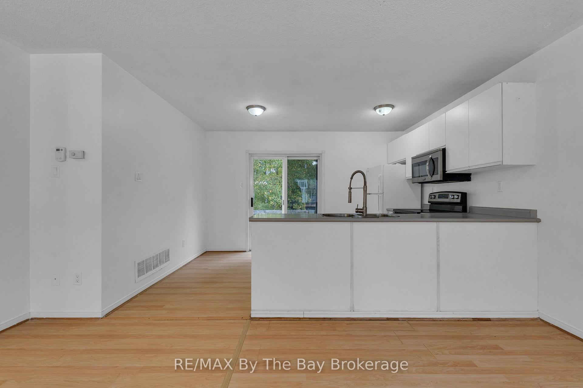 Photo 8 of 5 Brillinger Drive, Wasaga Beach — HOMEH