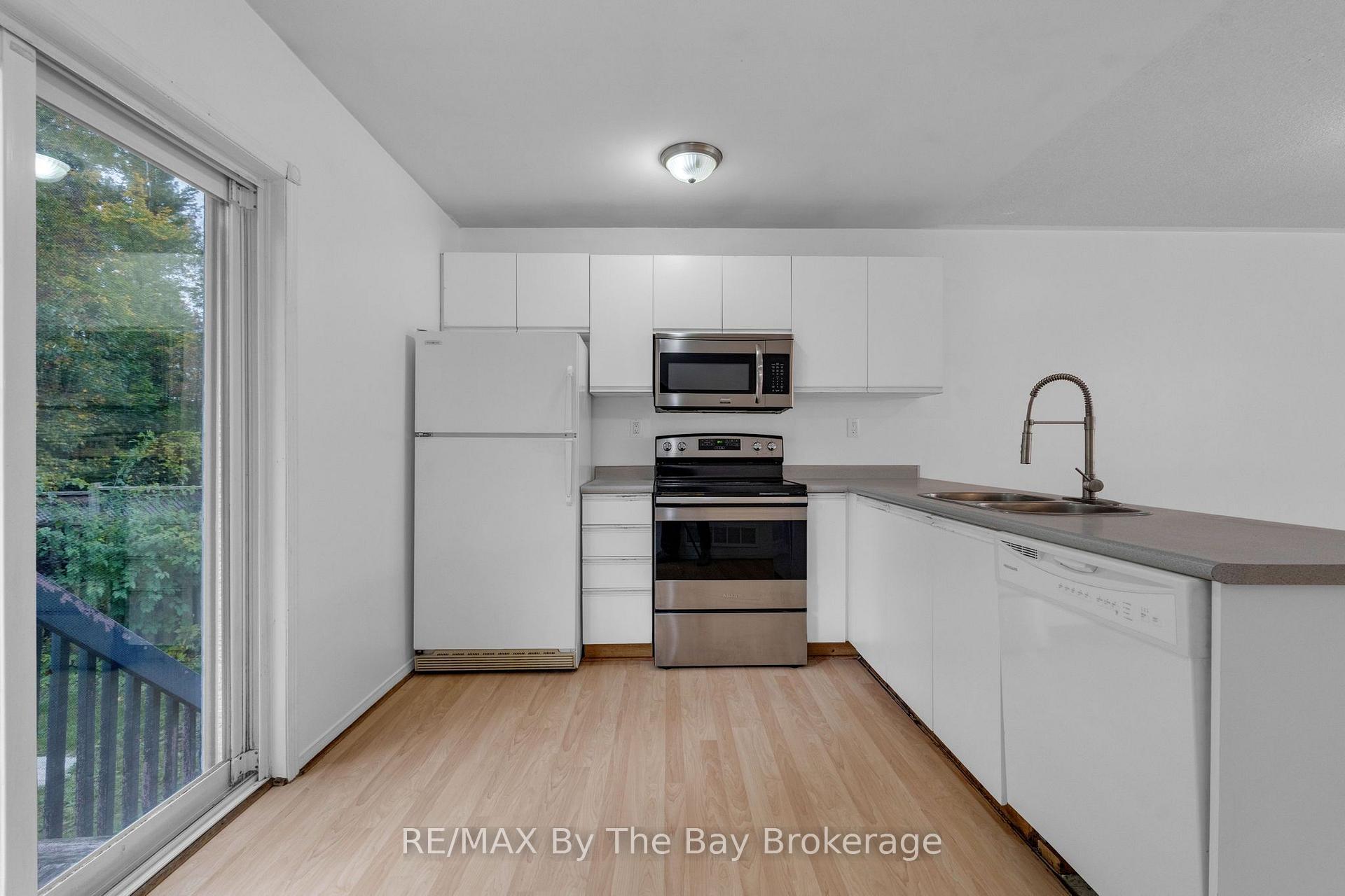 Photo 10 of 5 Brillinger Drive, Wasaga Beach — HOMEH