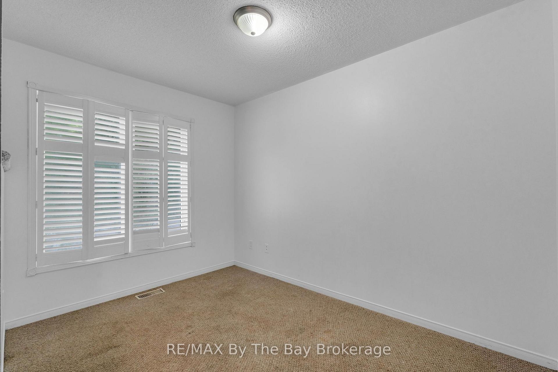 Photo 11 of 5 Brillinger Drive, Wasaga Beach — HOMEH