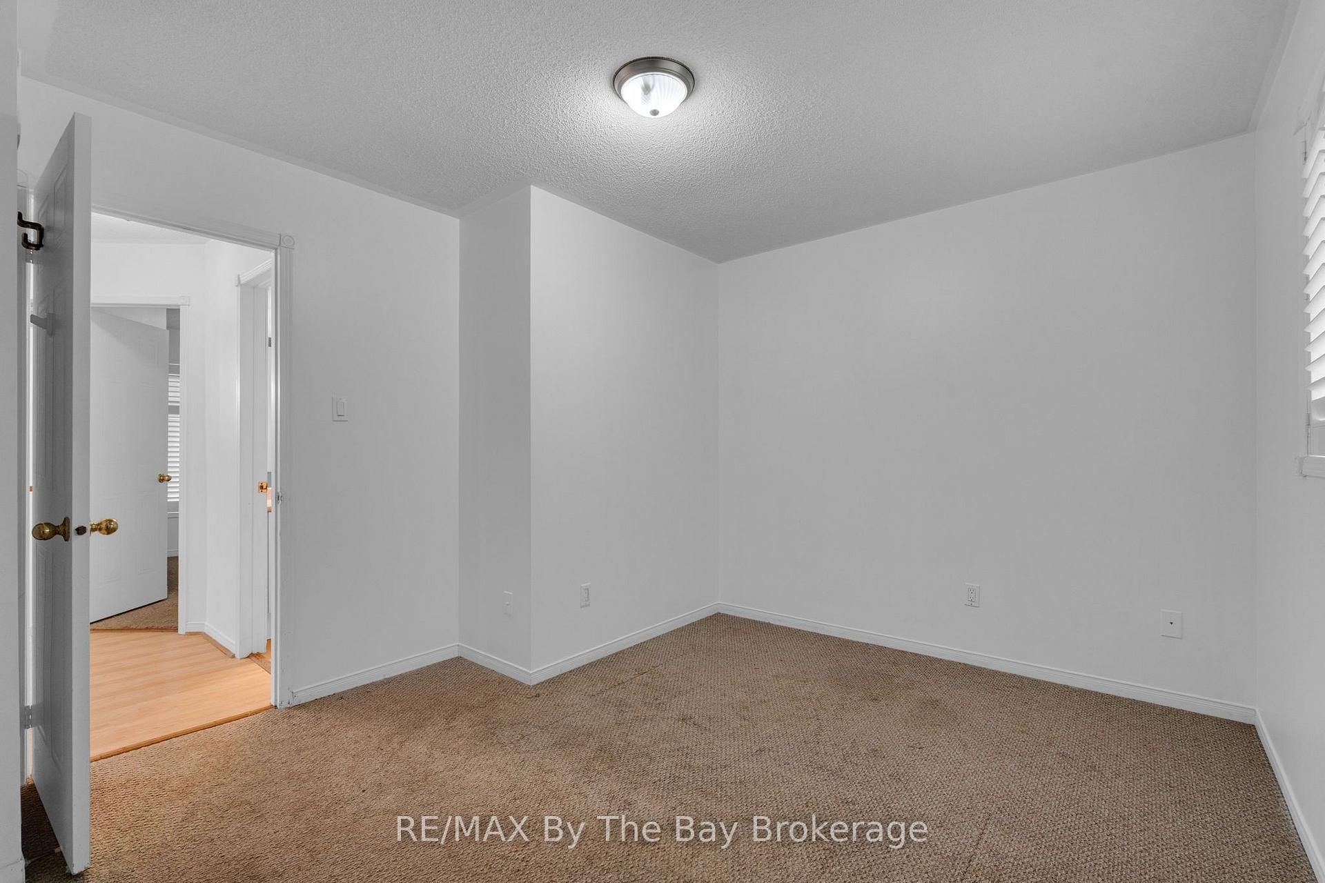 Photo 12 of 5 Brillinger Drive, Wasaga Beach — HOMEH
