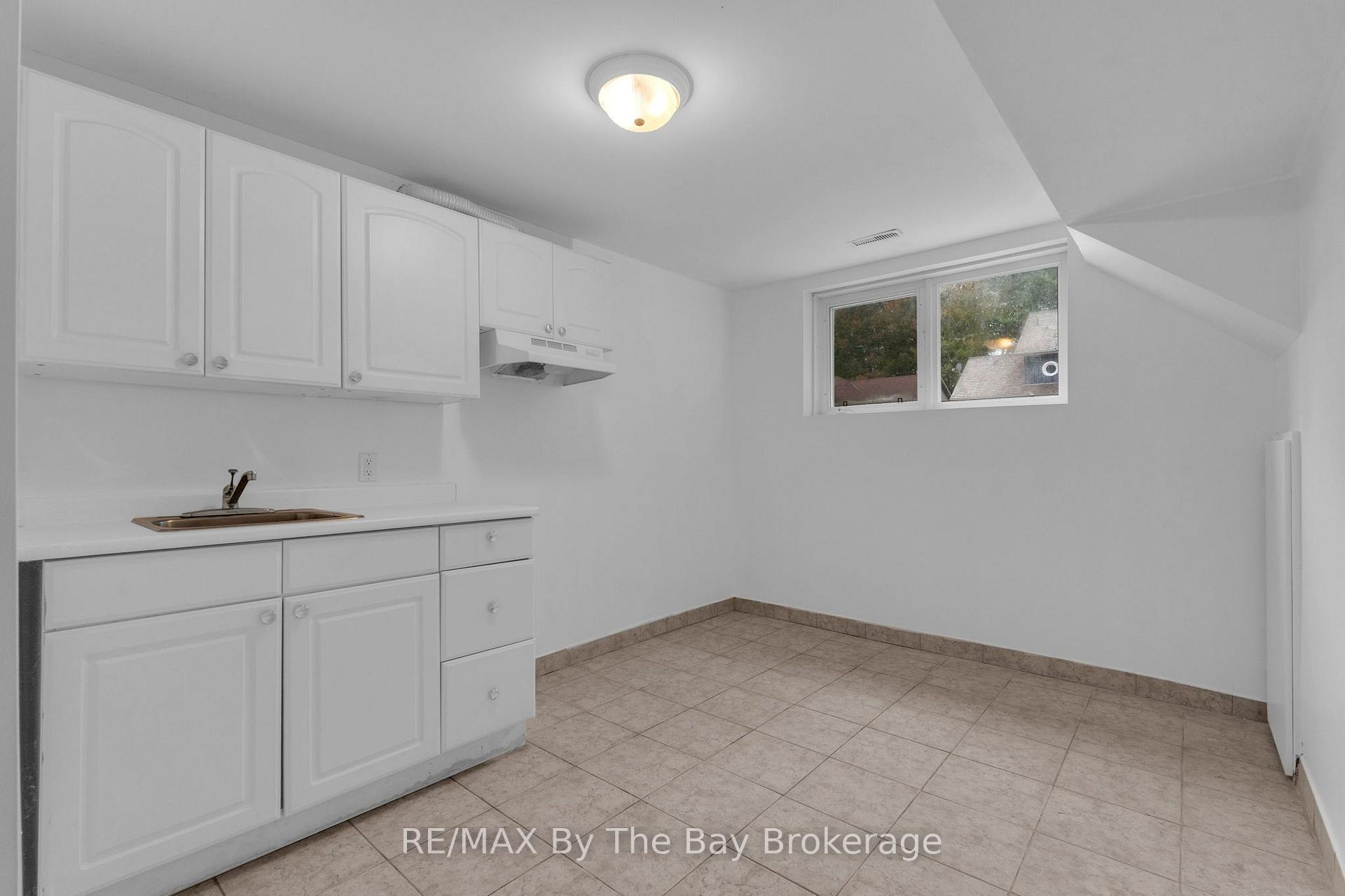 Photo 16 of 5 Brillinger Drive, Wasaga Beach — HOMEH
