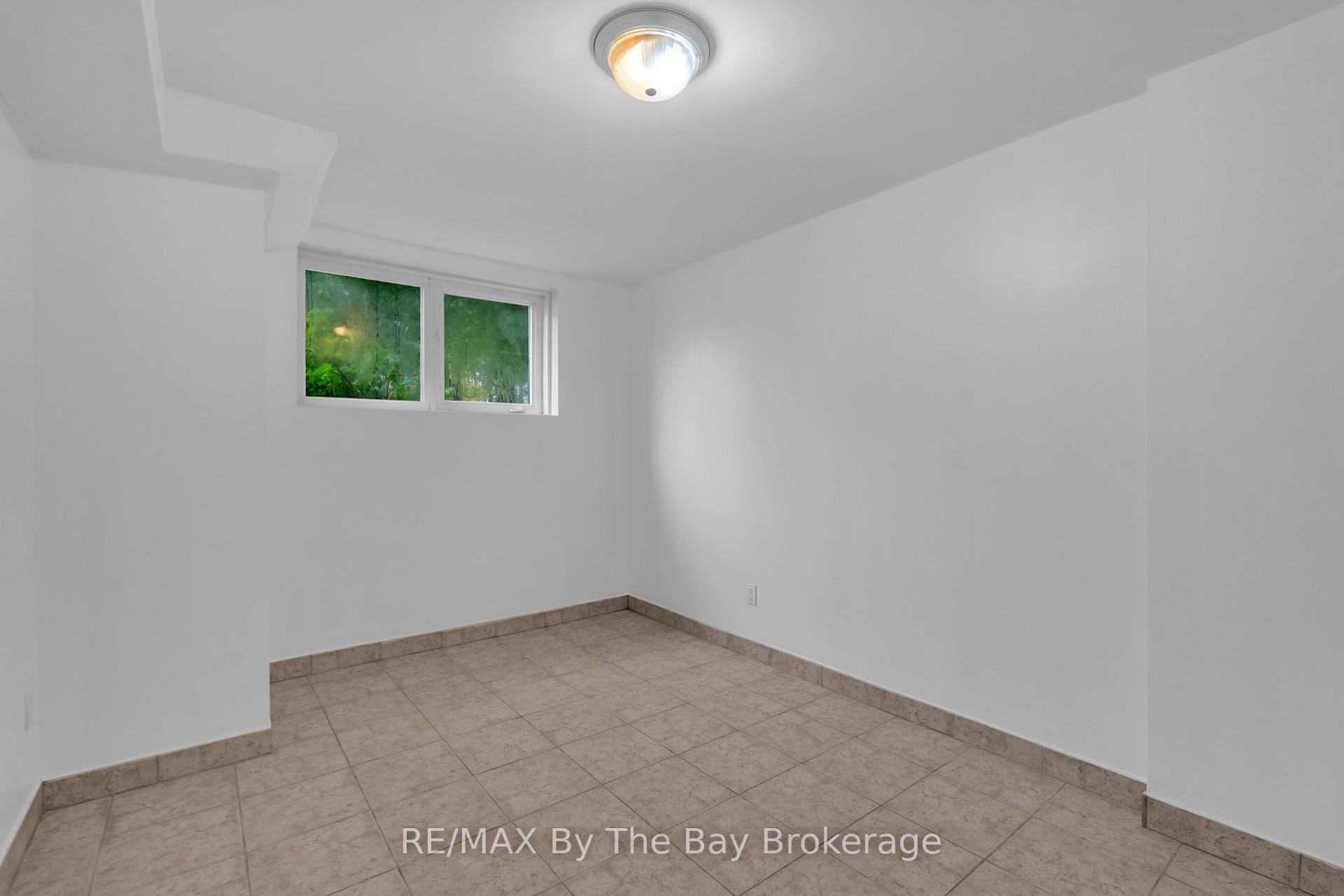 Photo 23 of 5 Brillinger Drive, Wasaga Beach — HOMEH