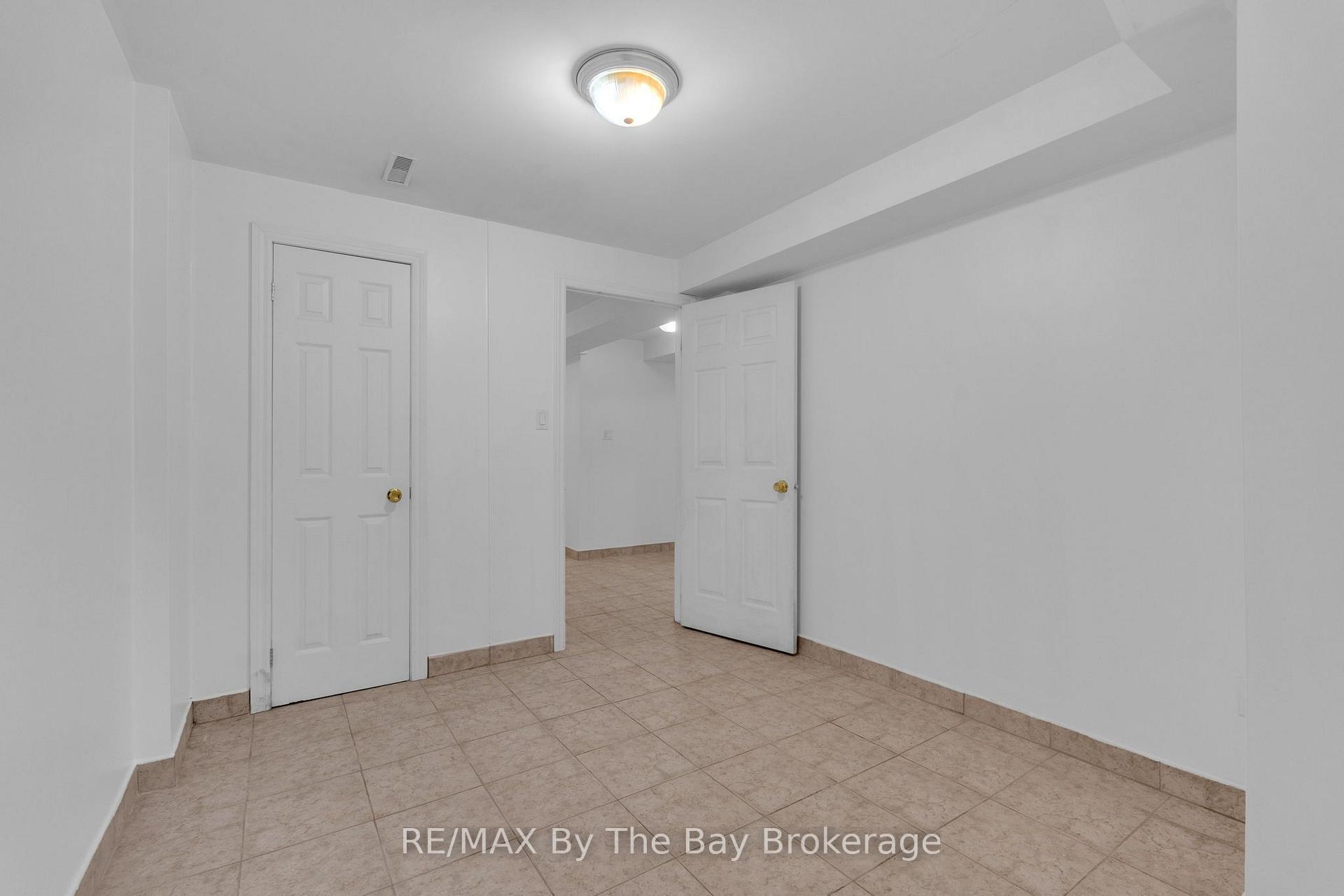 Photo 24 of 5 Brillinger Drive, Wasaga Beach — HOMEH