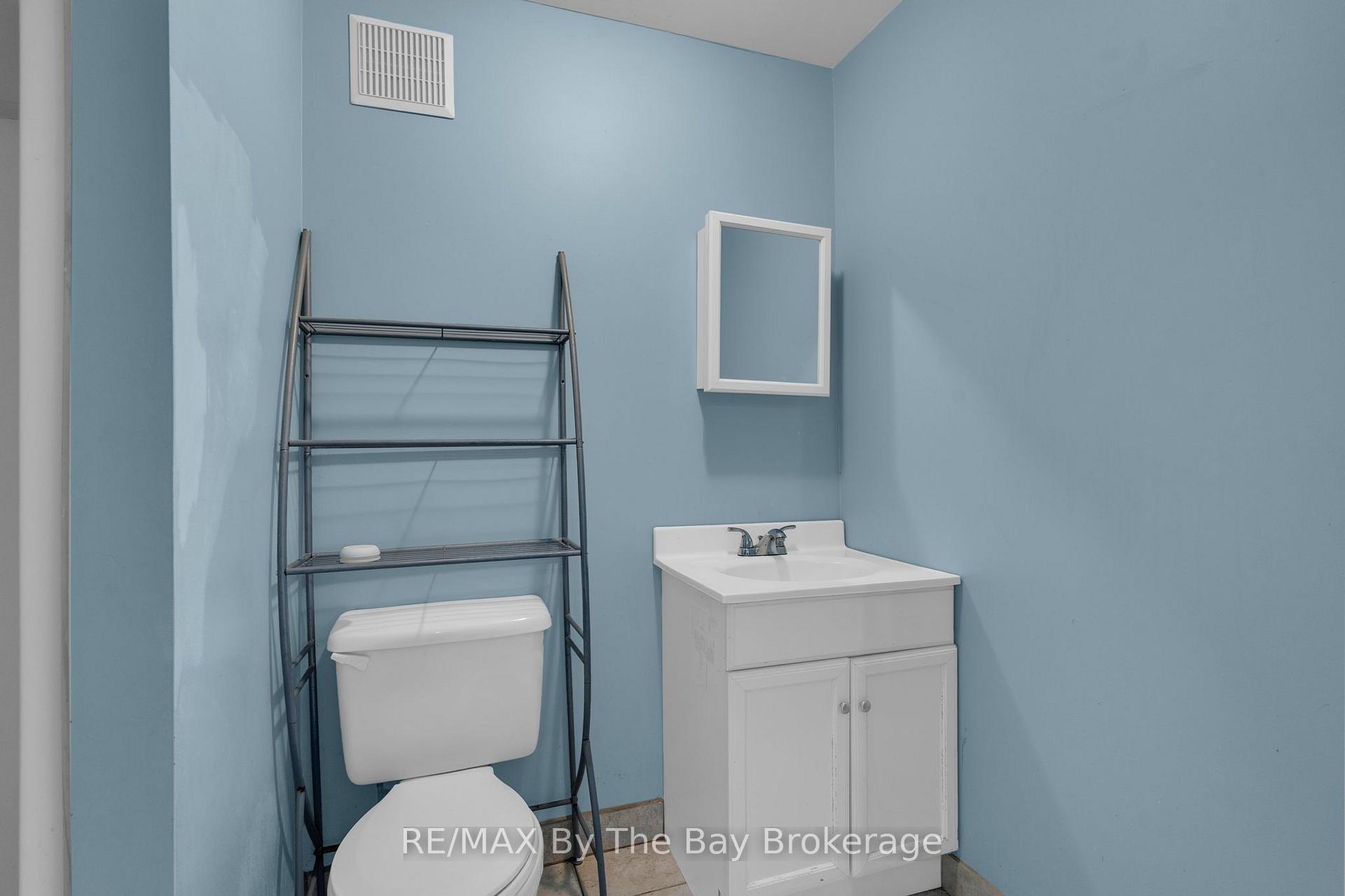 Photo 25 of 5 Brillinger Drive, Wasaga Beach — HOMEH