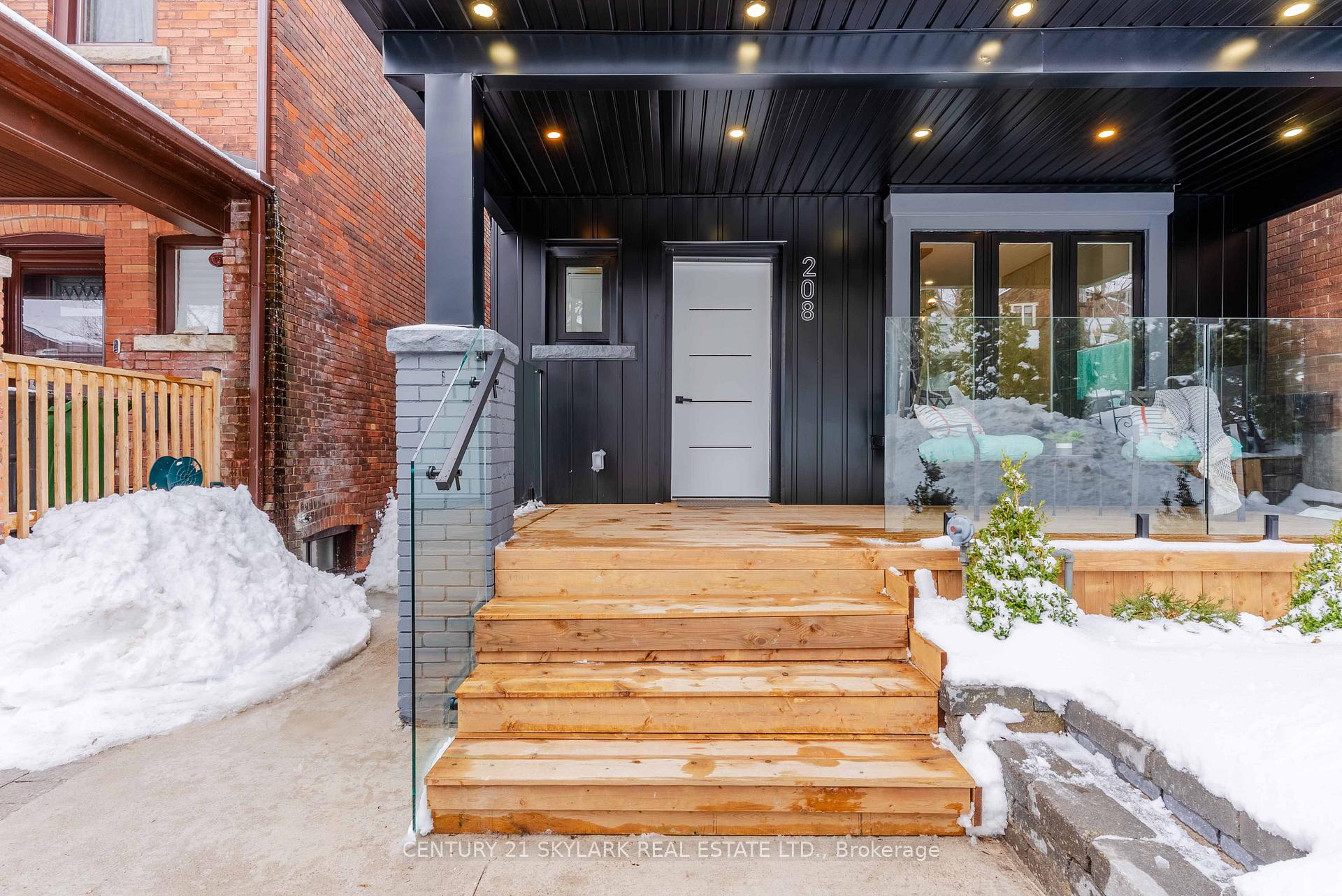 Photo 5 of 208 Gainsborough Road, Toronto, Woodbine Corridor — HOMEH