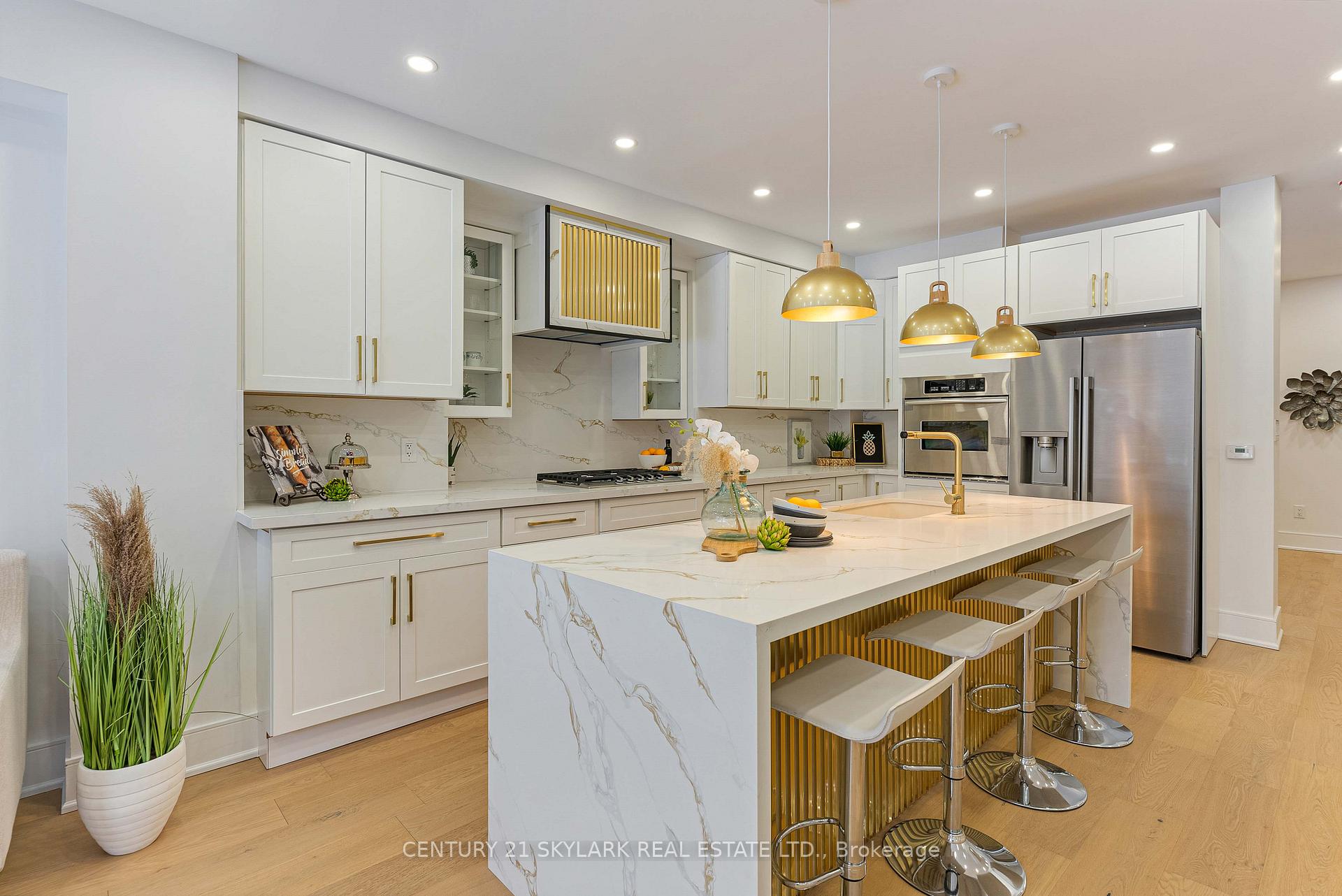 Photo 16 of 208 Gainsborough Road, Toronto, Woodbine Corridor — HOMEH