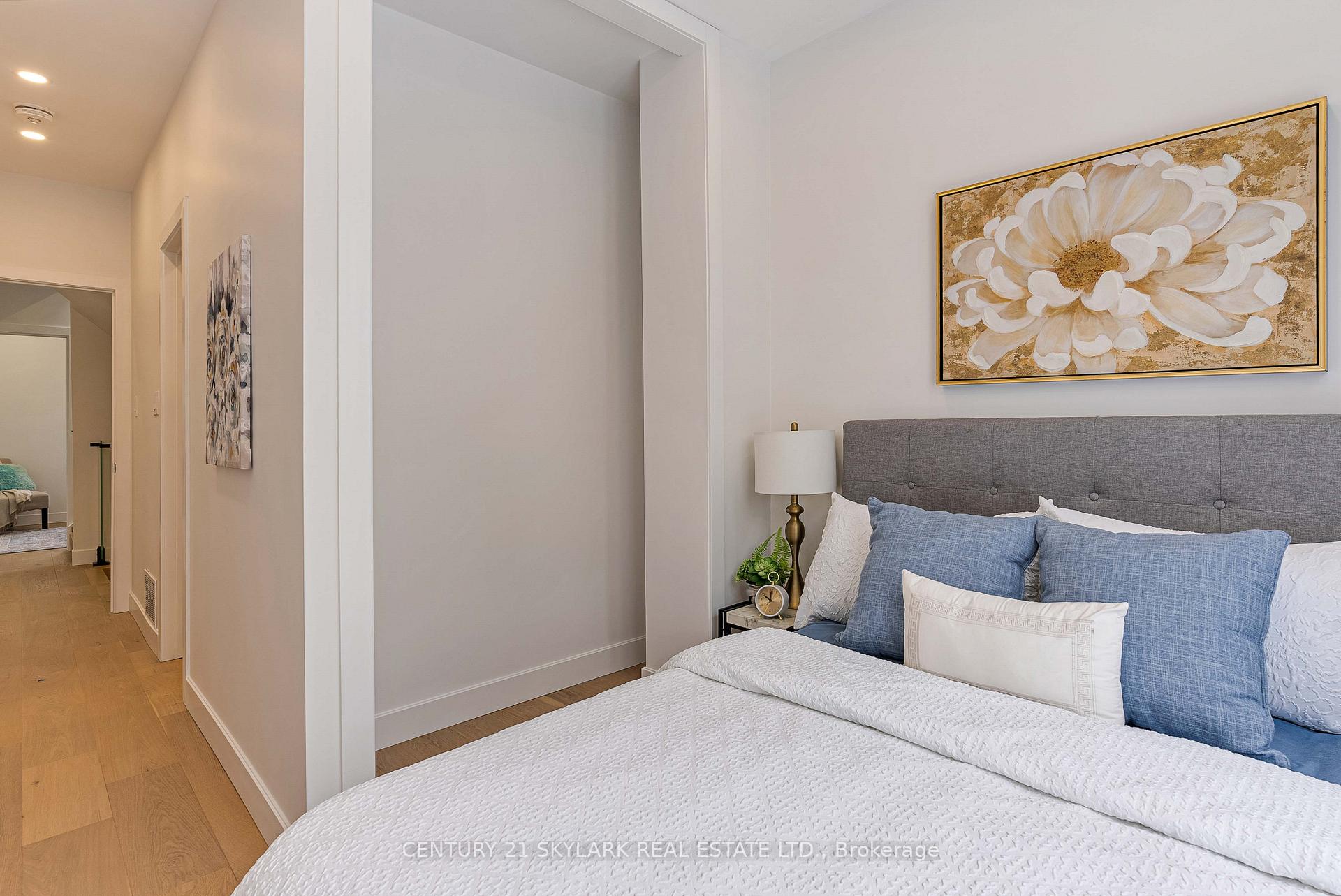 Photo 24 of 208 Gainsborough Road, Toronto, Woodbine Corridor — HOMEH