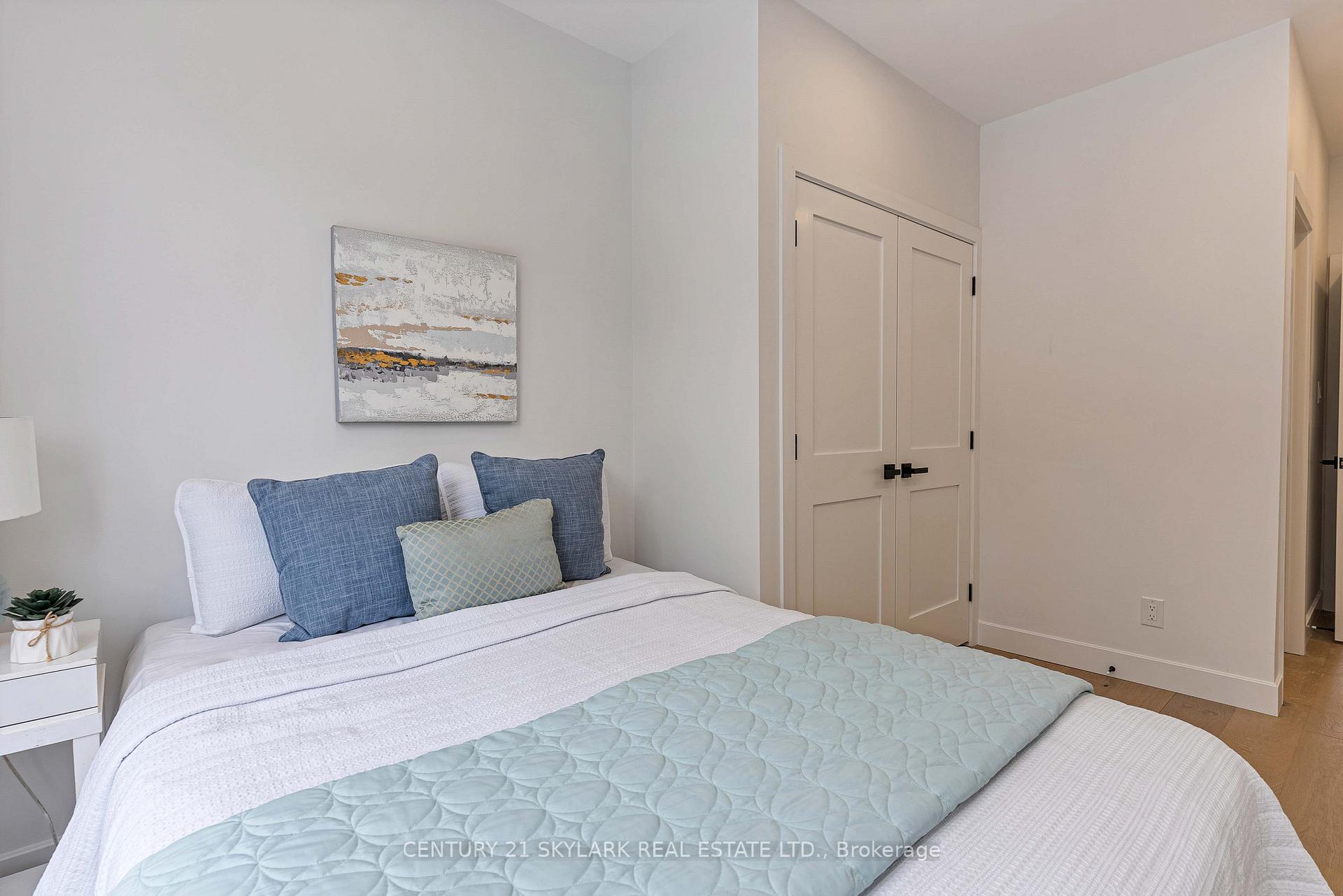 Photo 27 of 208 Gainsborough Road, Toronto, Woodbine Corridor — HOMEH