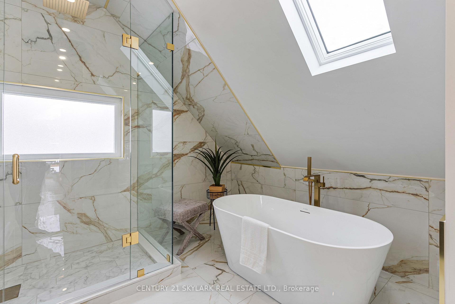 Photo 31 of 208 Gainsborough Road, Toronto, Woodbine Corridor — HOMEH
