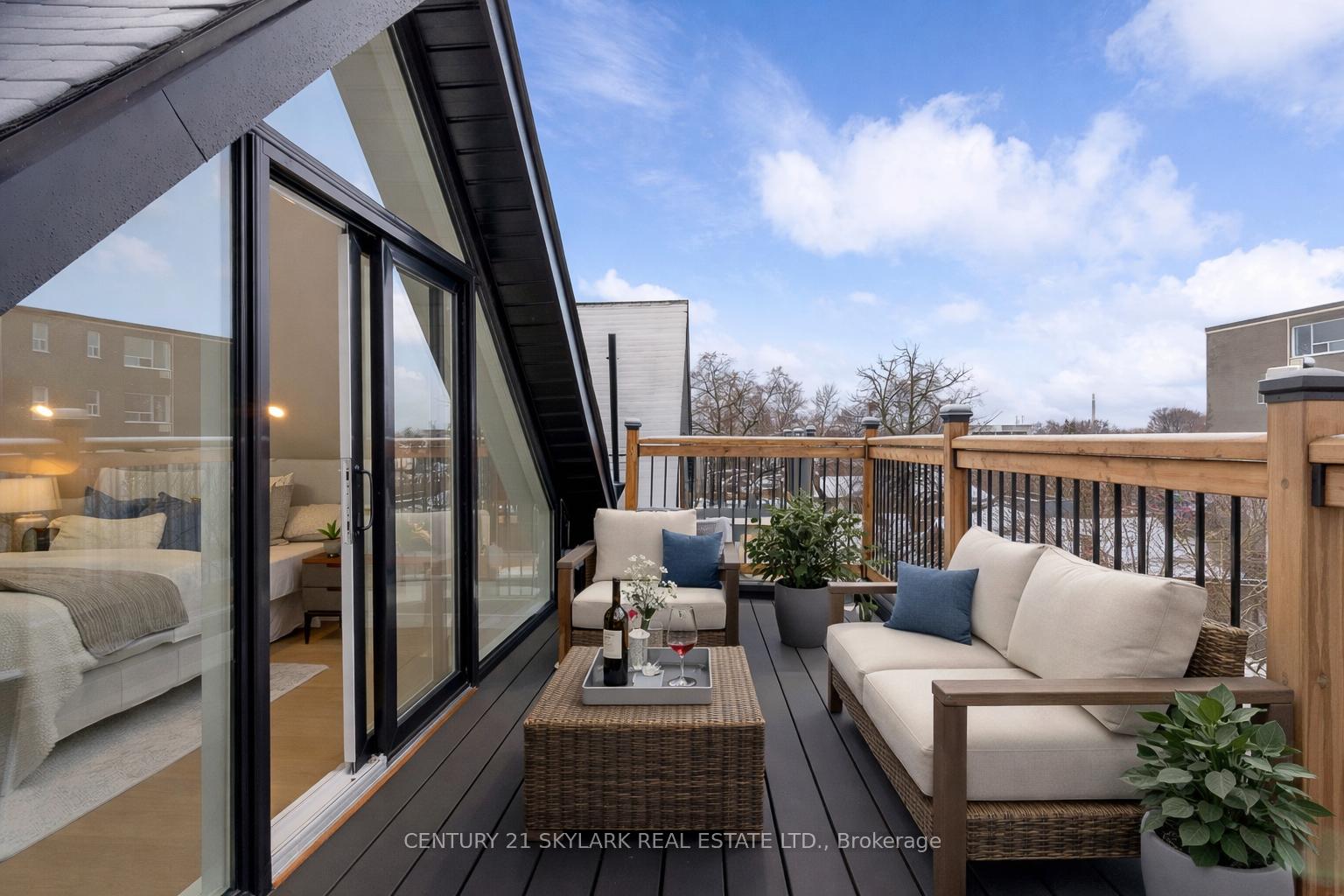 Photo 37 of 208 Gainsborough Road, Toronto, Woodbine Corridor — HOMEH