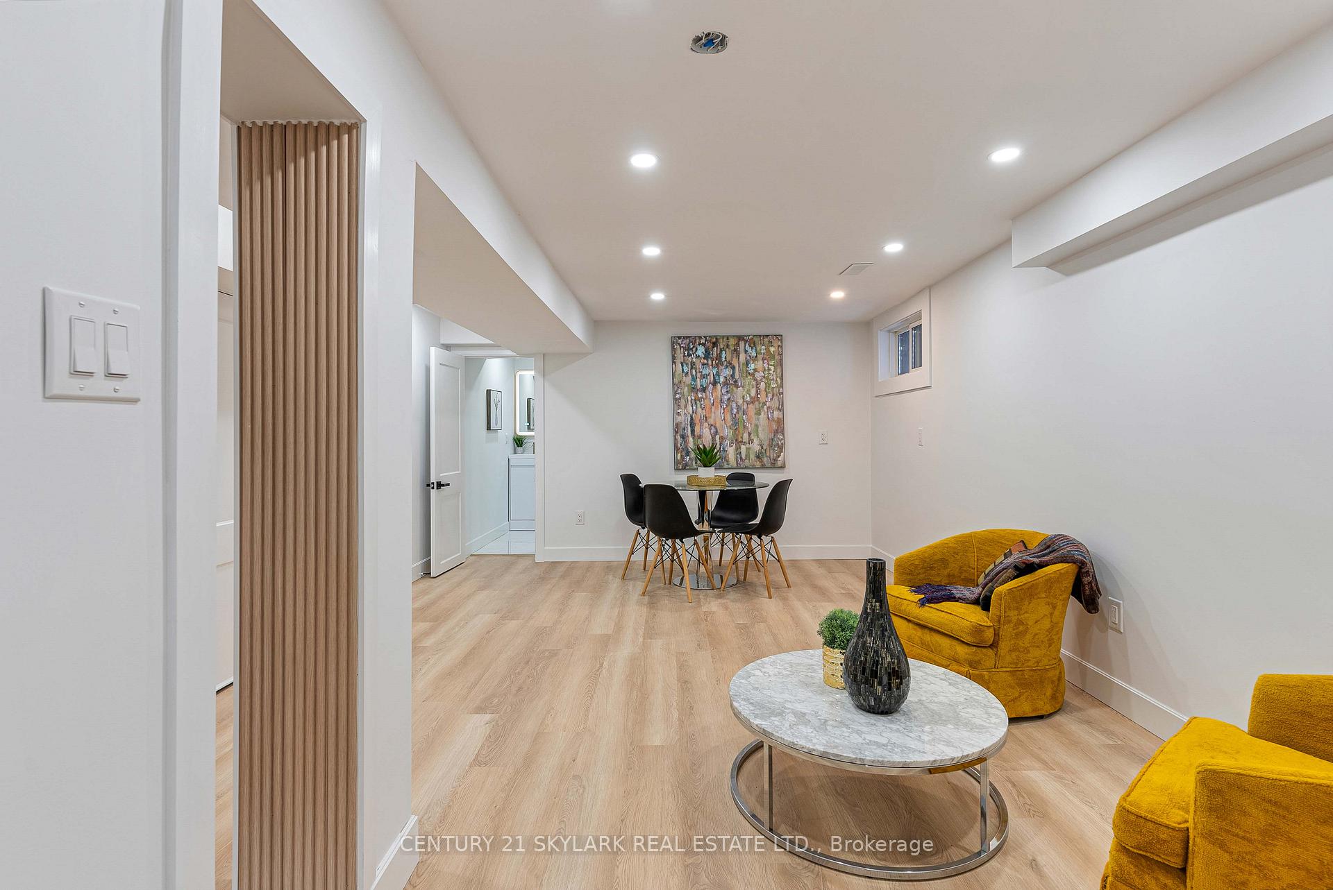 Photo 42 of 208 Gainsborough Road, Toronto, Woodbine Corridor — HOMEH