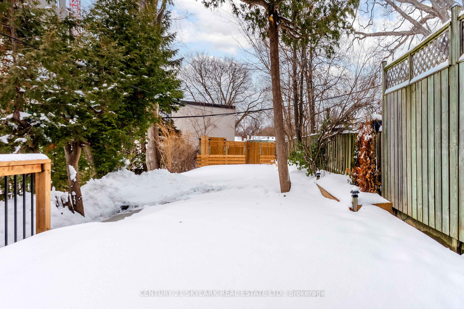 Photo 46 of 208 Gainsborough Road, Toronto, Woodbine Corridor — HOMEH