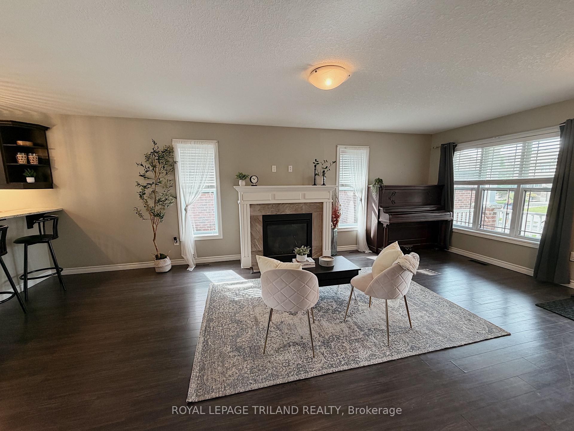 Photo 4 of 38 Leesboro Trail, Thames Centre, Thorndale — HOMEH