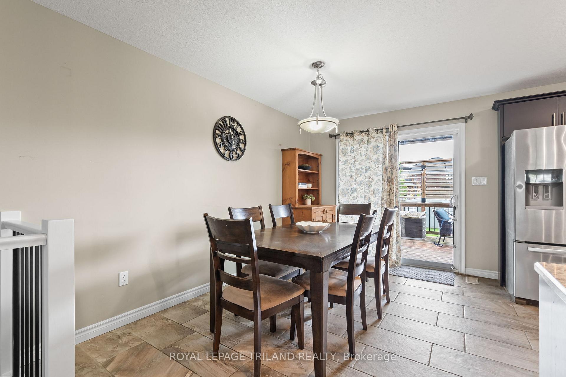 Photo 13 of 38 Leesboro Trail, Thames Centre, Thorndale — HOMEH