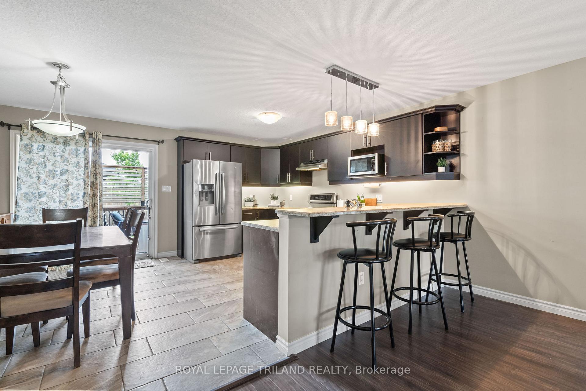 Photo 14 of 38 Leesboro Trail, Thames Centre, Thorndale — HOMEH
