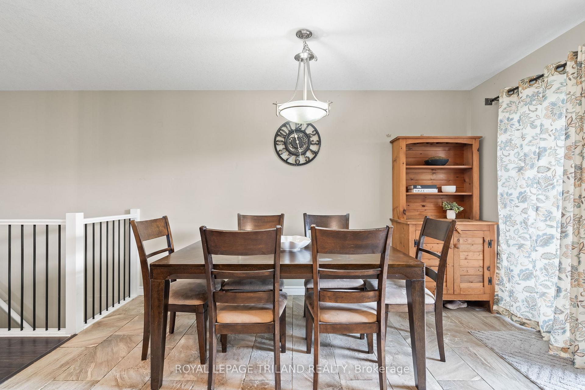 Photo 15 of 38 Leesboro Trail, Thames Centre, Thorndale — HOMEH
