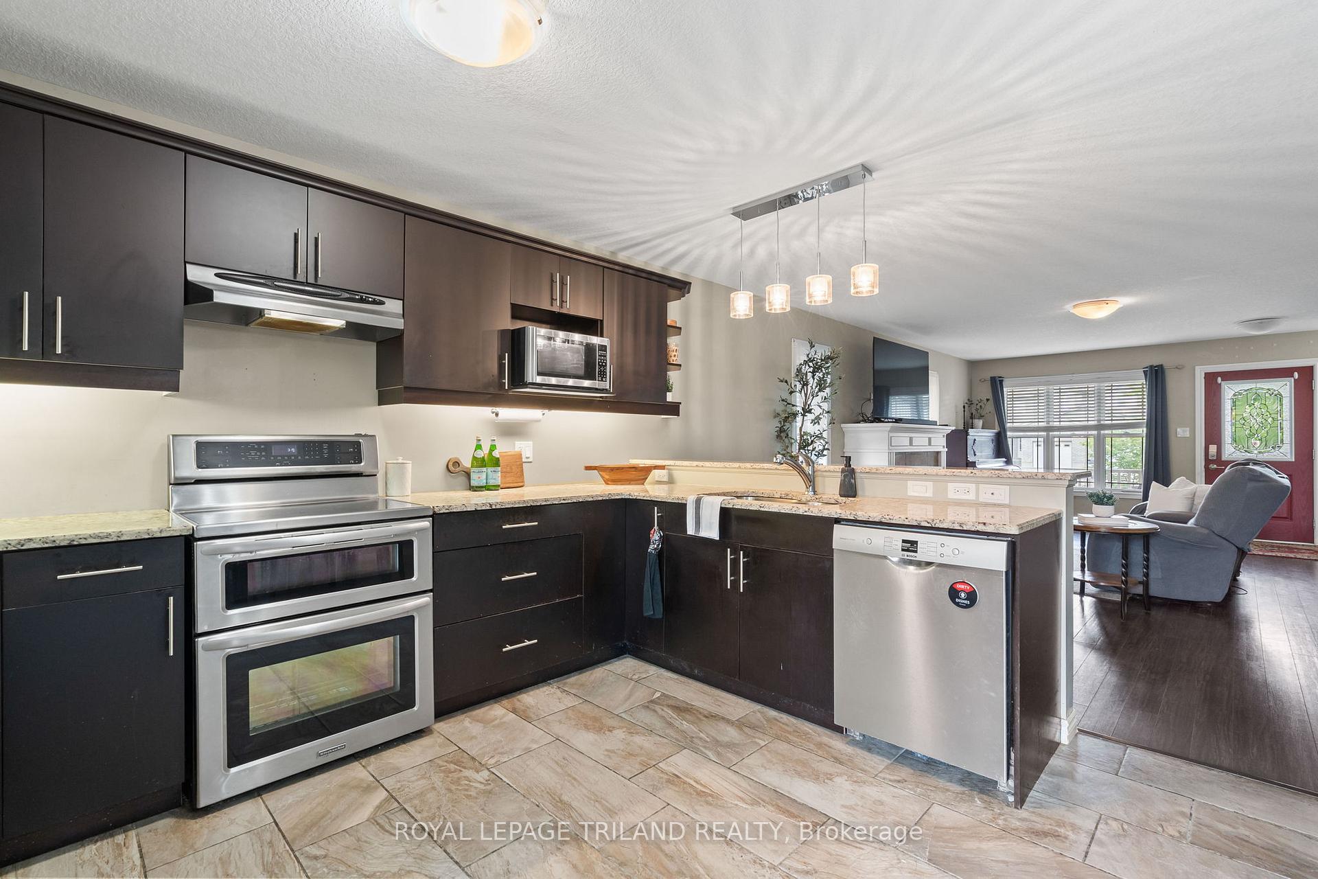 Photo 18 of 38 Leesboro Trail, Thames Centre, Thorndale — HOMEH