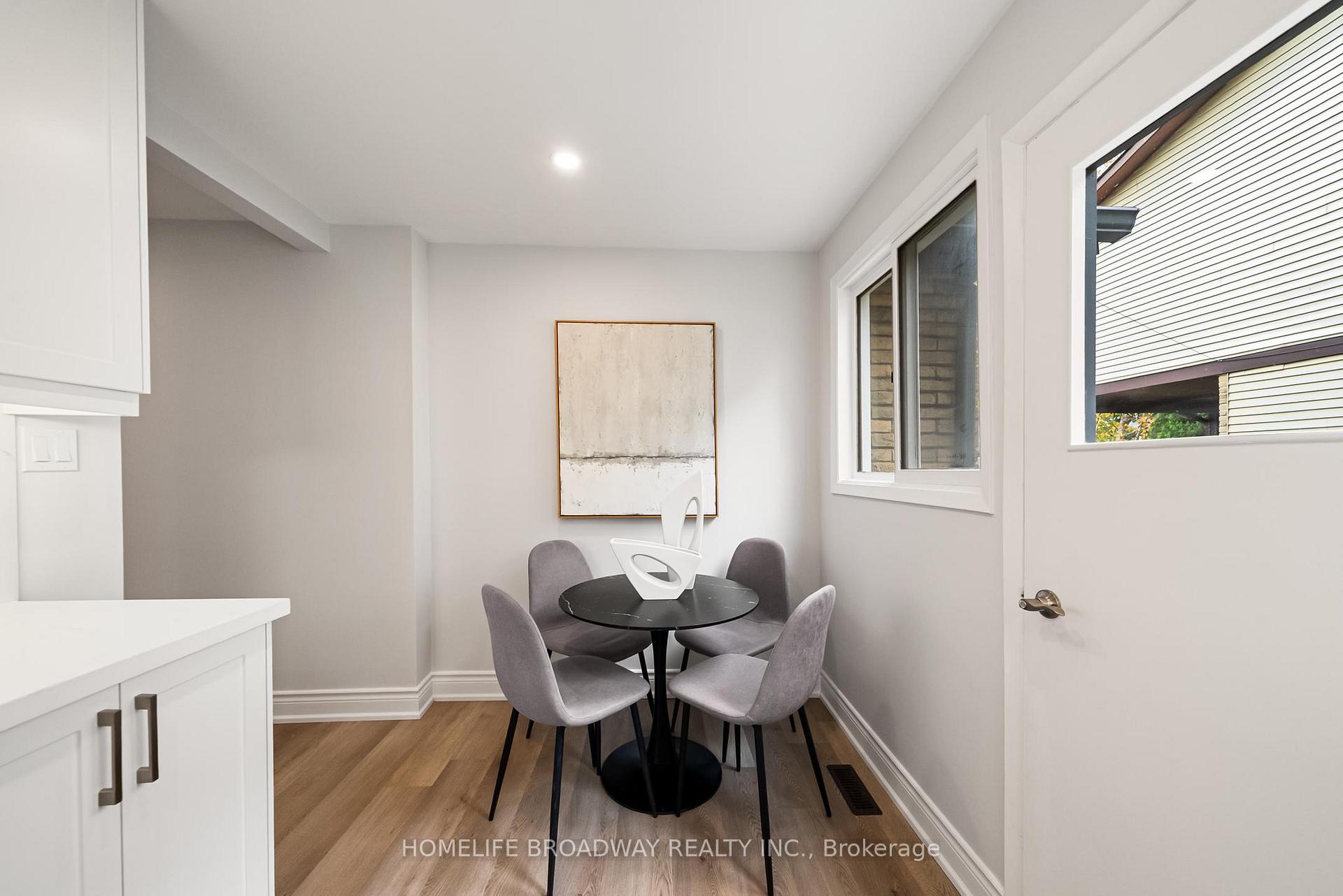 Photo 10 of 44 Hollyberry Trail, North York, Hillcrest Village — HOMEH