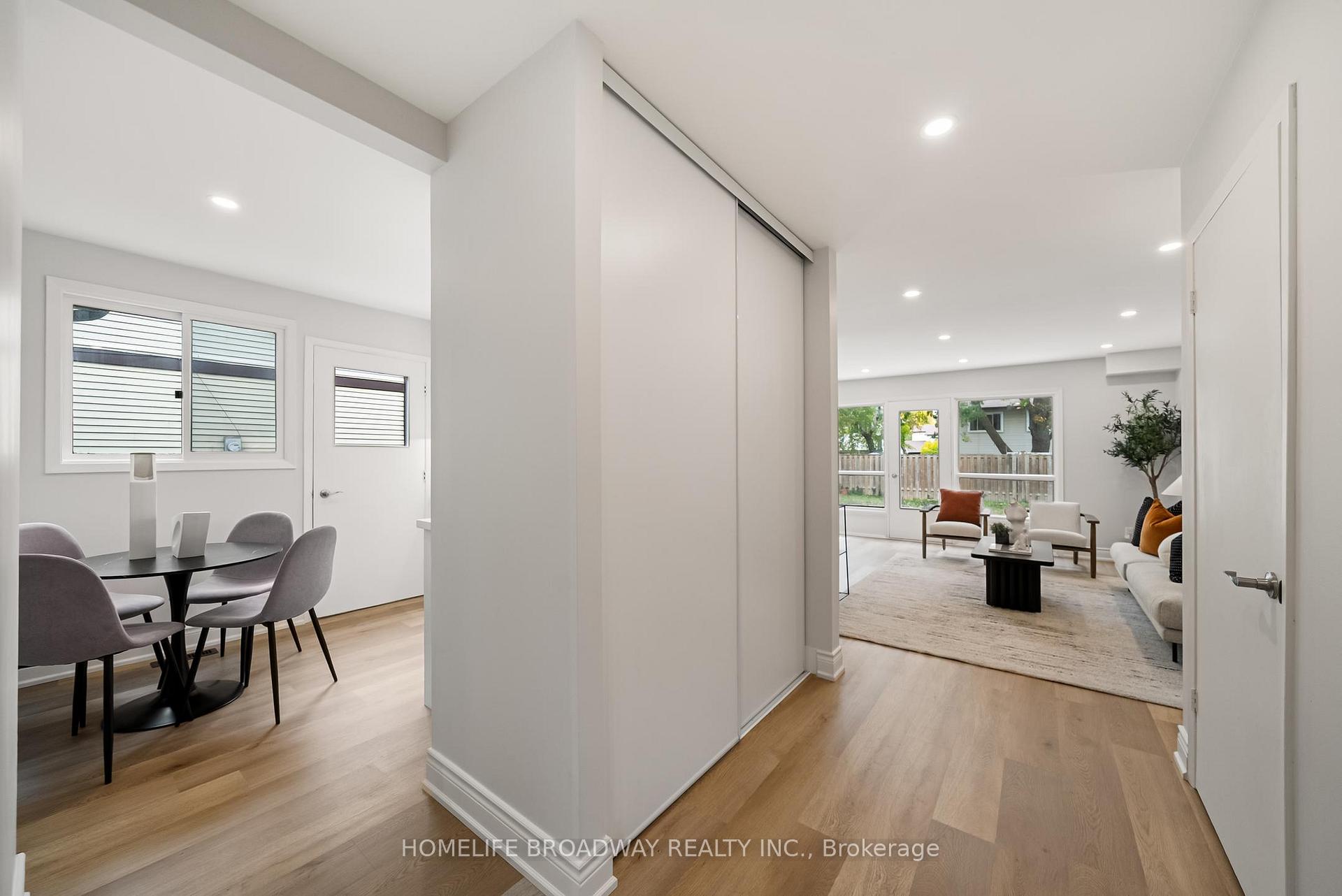 Photo 11 of 44 Hollyberry Trail, North York, Hillcrest Village — HOMEH