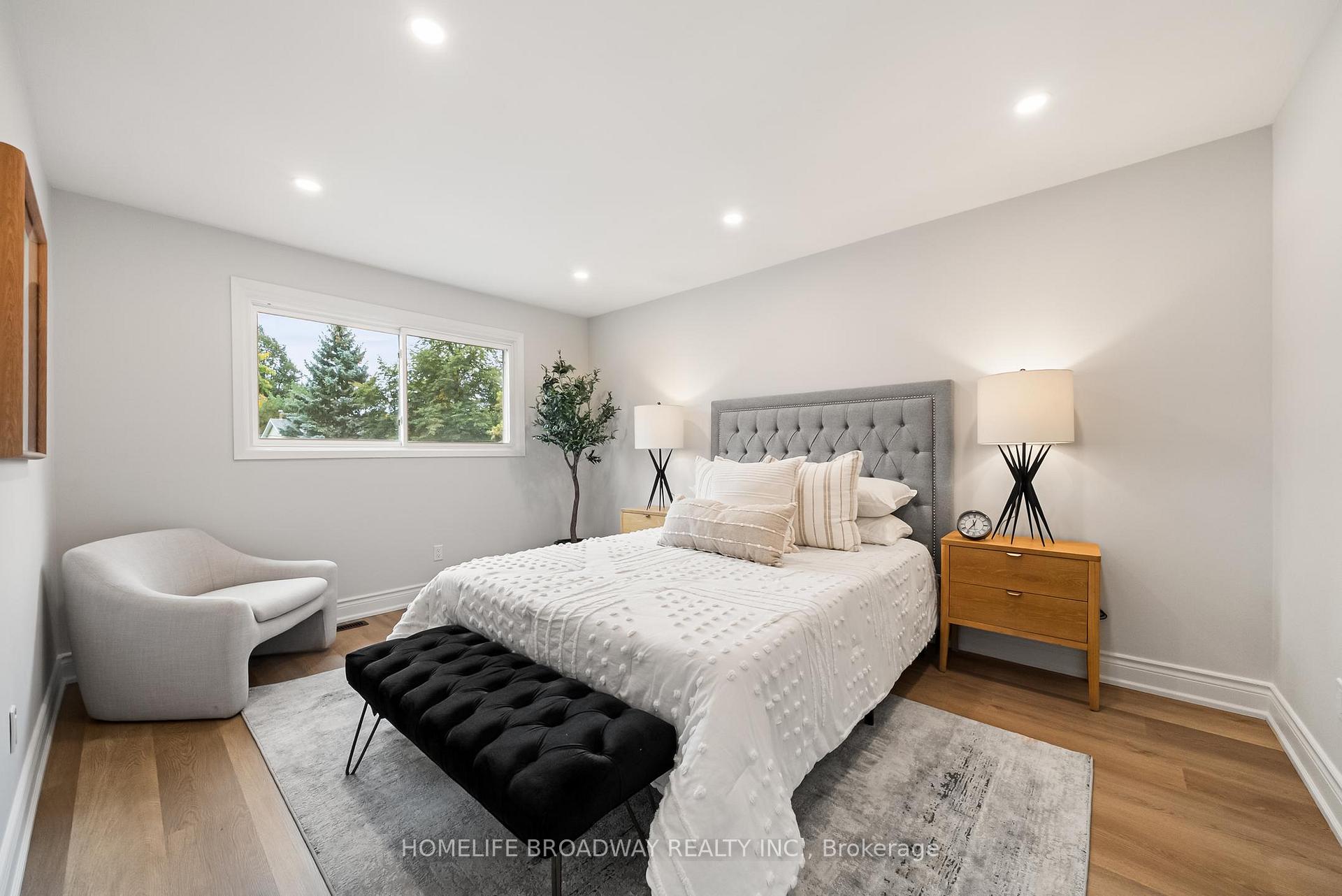 Photo 17 of 44 Hollyberry Trail, North York, Hillcrest Village — HOMEH