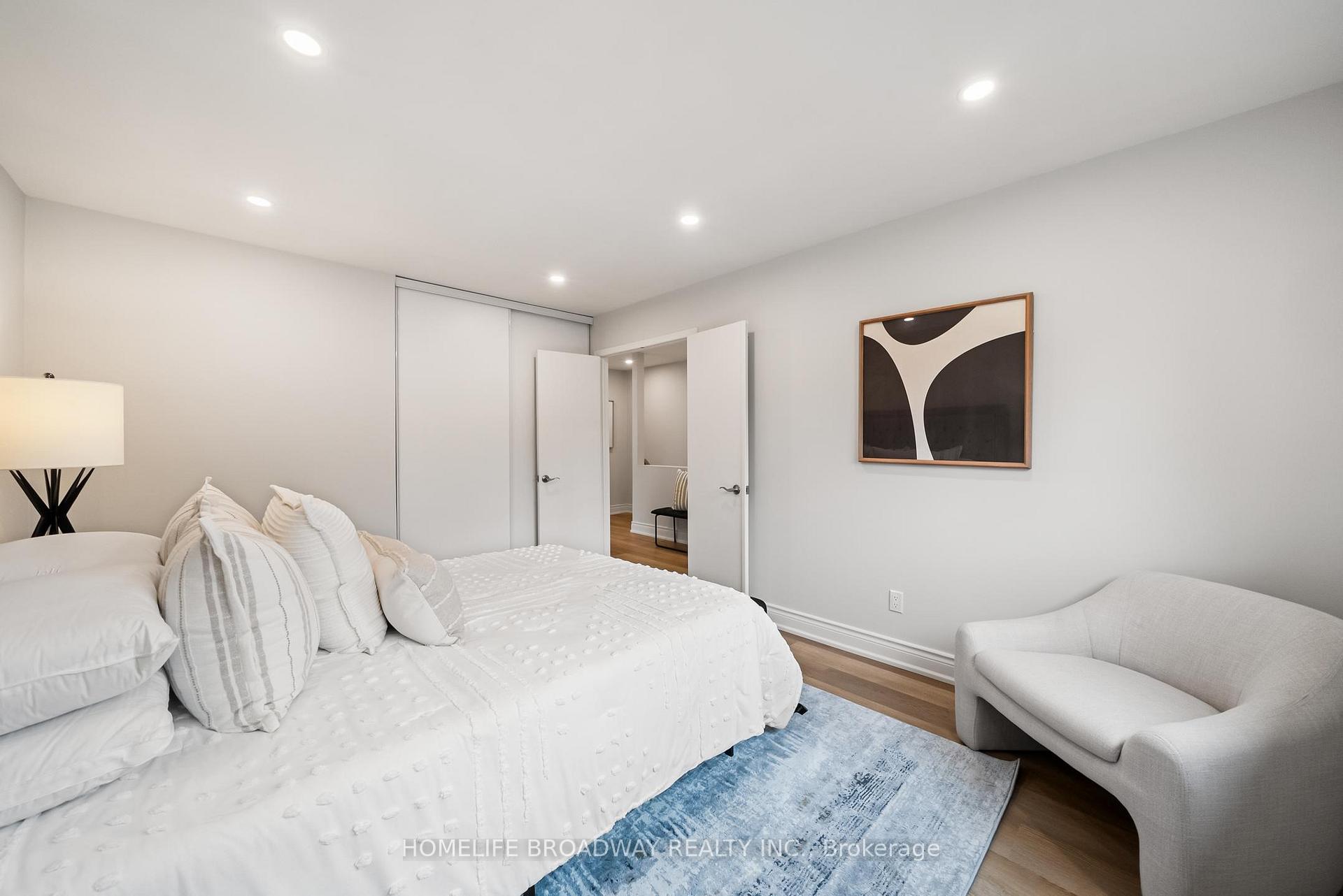 Photo 18 of 44 Hollyberry Trail, North York, Hillcrest Village — HOMEH