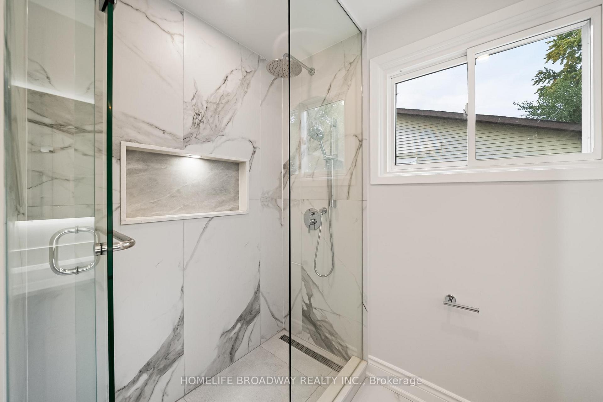Photo 20 of 44 Hollyberry Trail, North York, Hillcrest Village — HOMEH