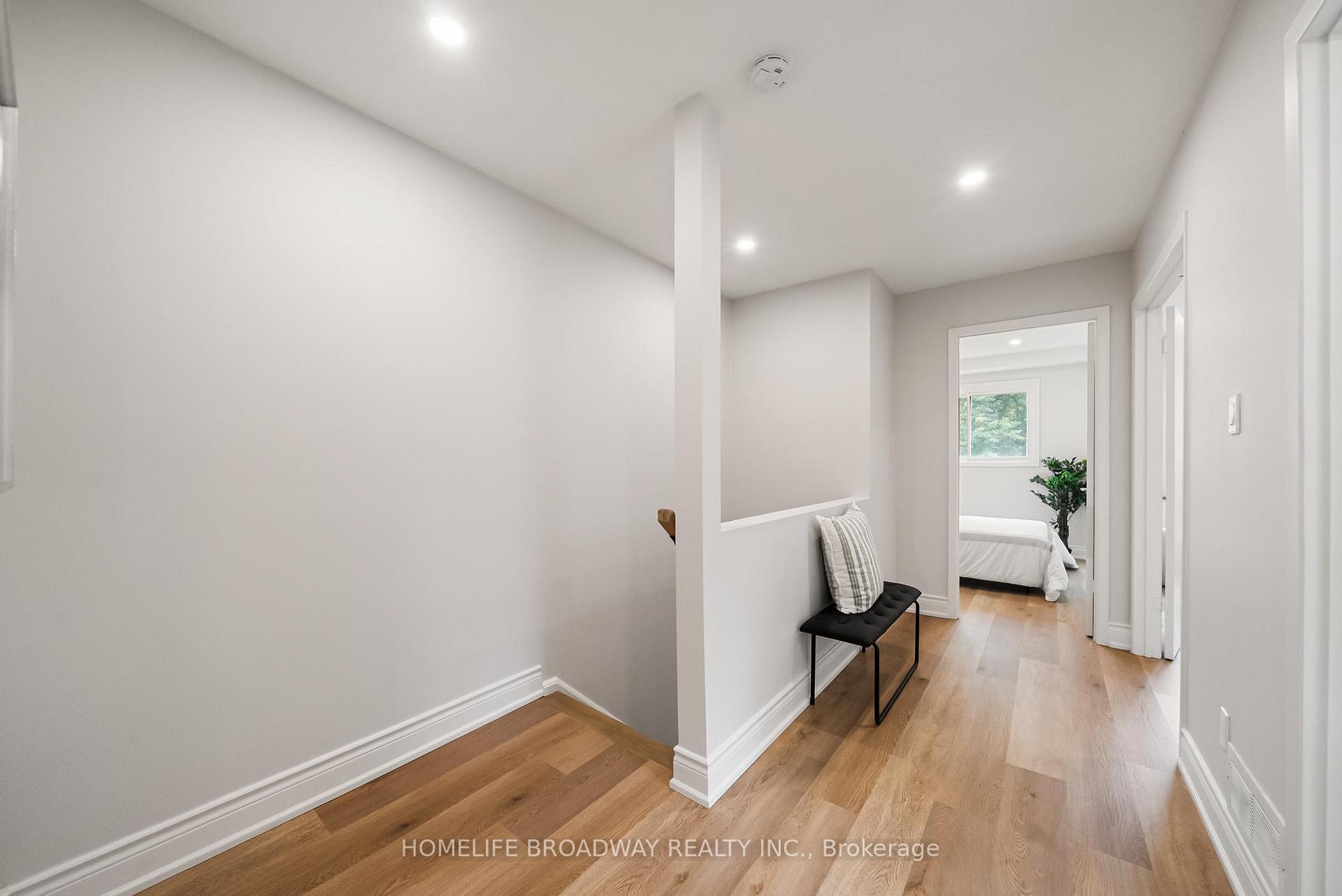 Photo 26 of 44 Hollyberry Trail, North York, Hillcrest Village — HOMEH
