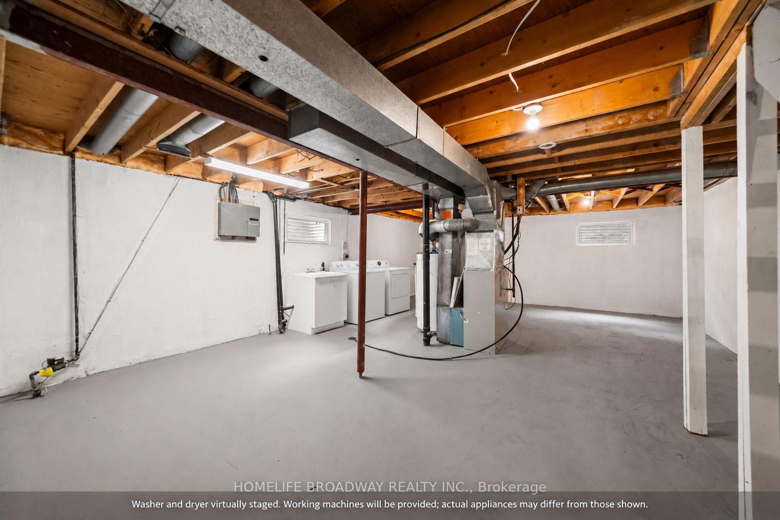 Photo 29 of 44 Hollyberry Trail, North York, Hillcrest Village — HOMEH