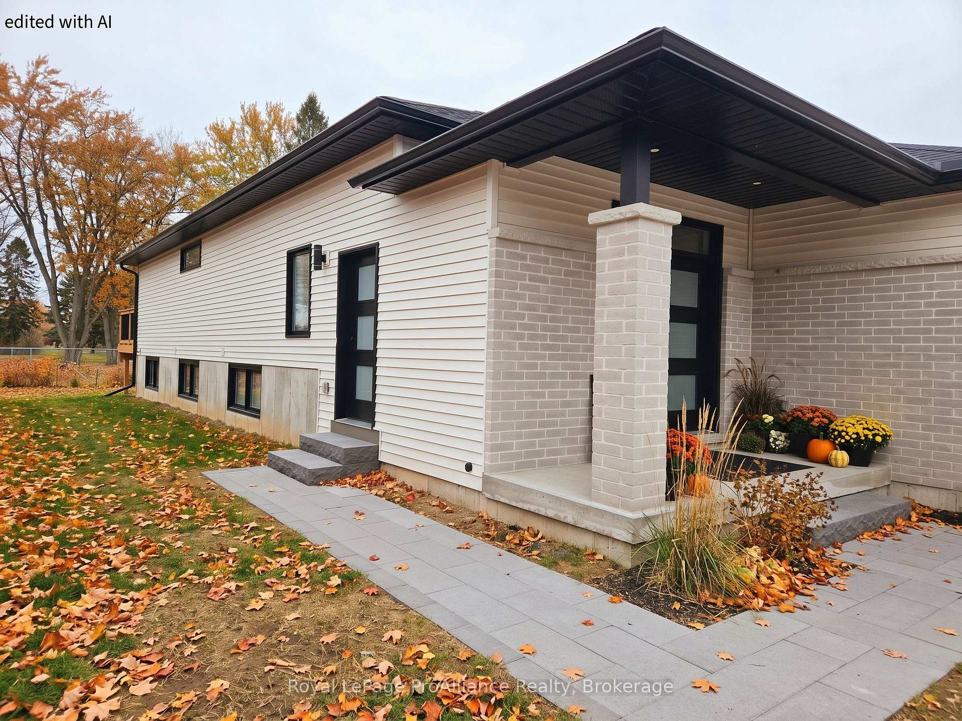 Photo of Unit B, 8 Aldersgate Drive