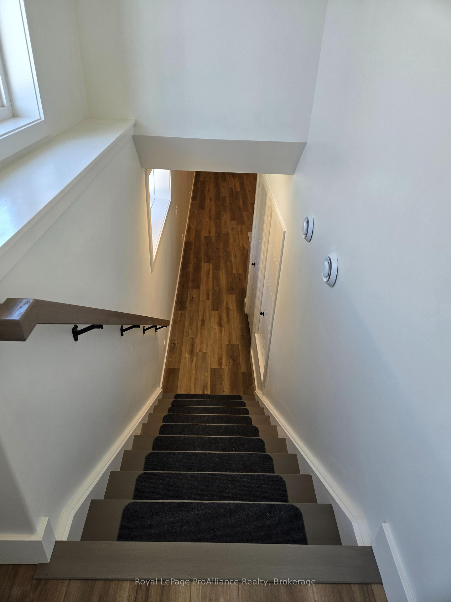 Photo 3 of Unit B, 8 Aldersgate Drive, Belleville, Belleville Ward — HOMEH