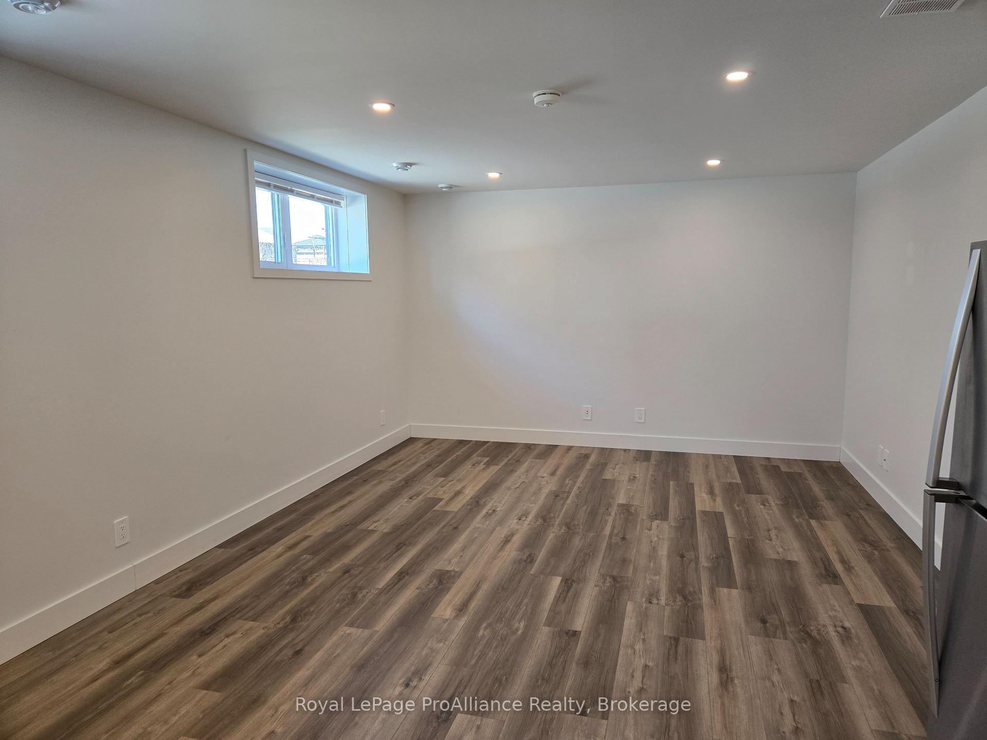 Photo 8 of Unit B, 8 Aldersgate Drive, Belleville, Belleville Ward — HOMEH