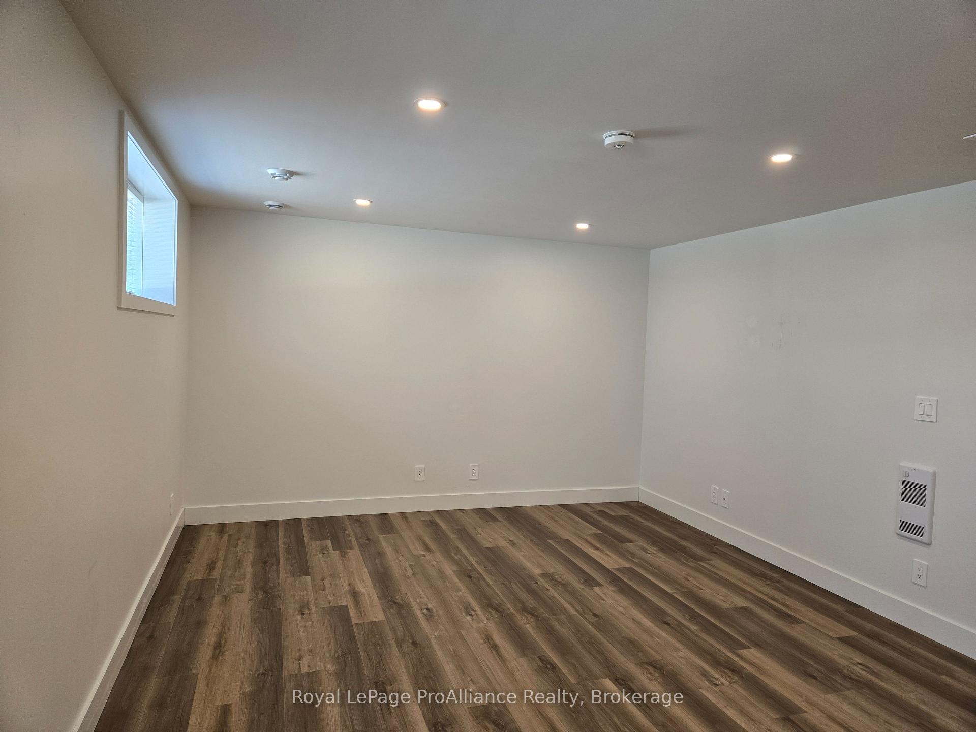 Photo 9 of Unit B, 8 Aldersgate Drive, Belleville, Belleville Ward — HOMEH