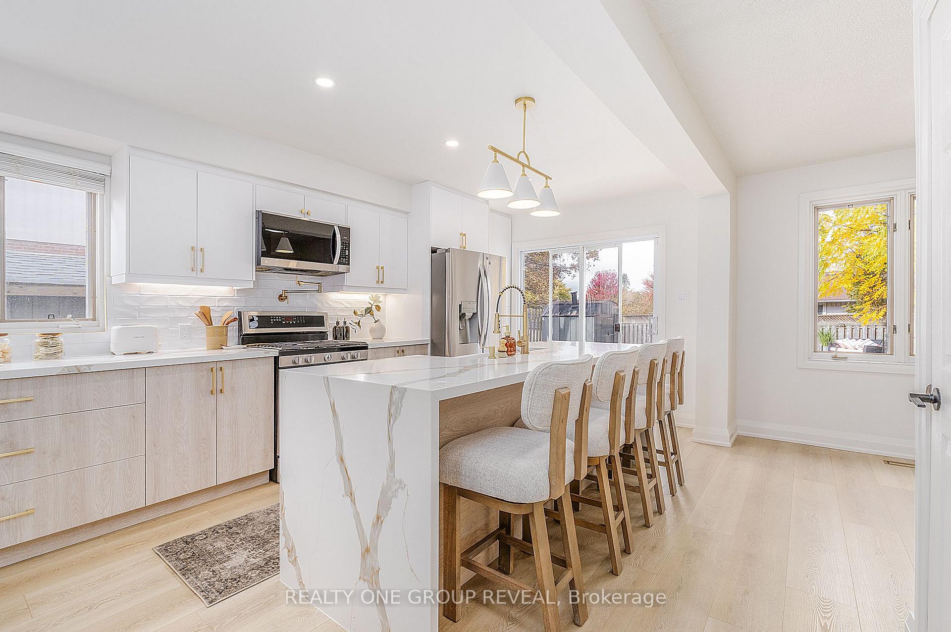 Photo 4 of 938 Harding Street, Whitby, Downtown Whitby — HOMEH