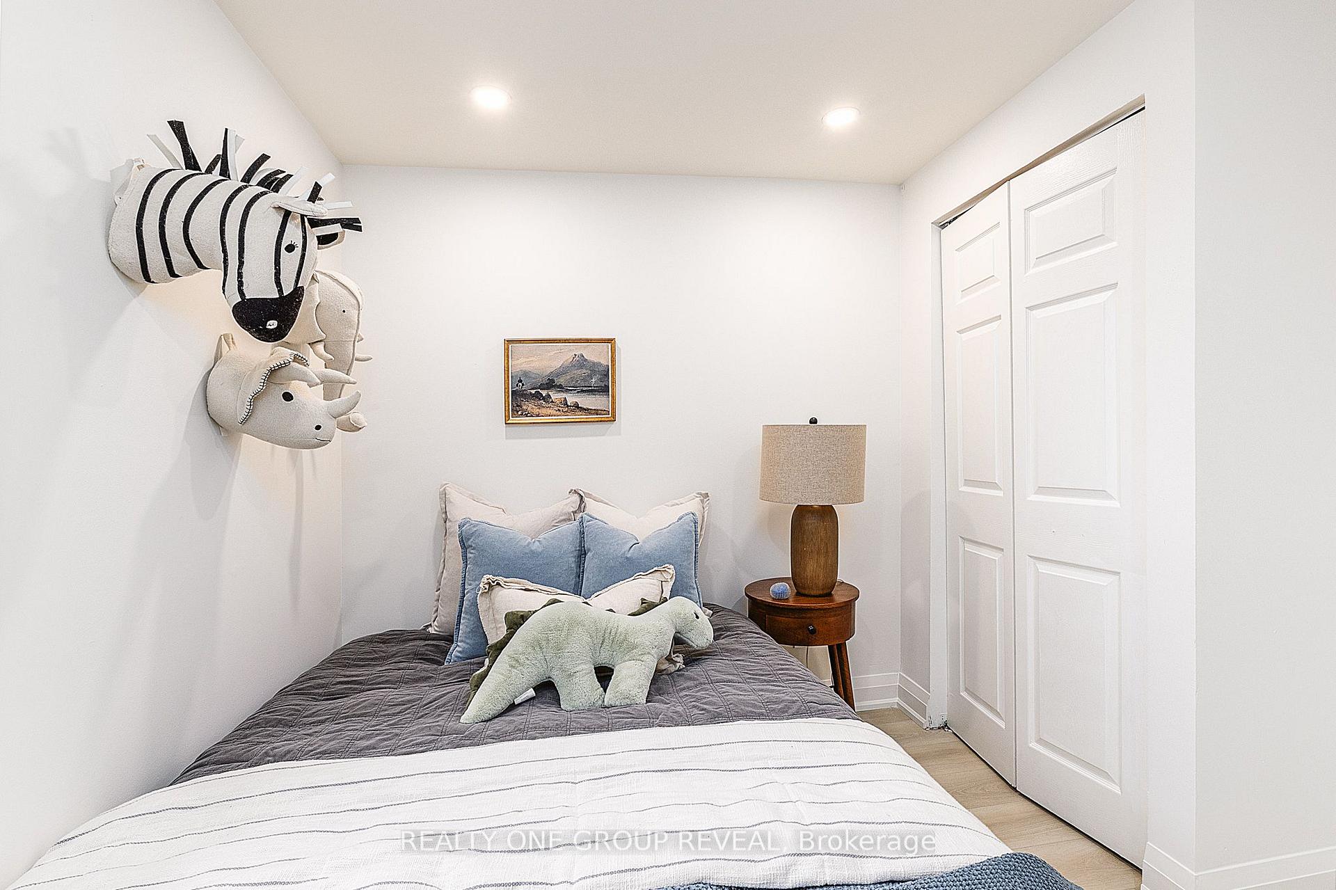 Photo 10 of 938 Harding Street, Whitby, Downtown Whitby — HOMEH